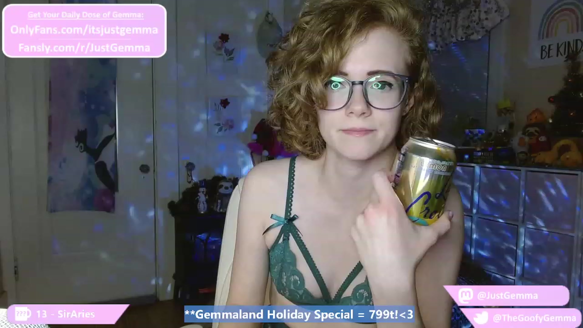 Gallery image thumbnail from JustGemma's myfreecams stream on, 12/28/2022, 24:06 image 10 of 20