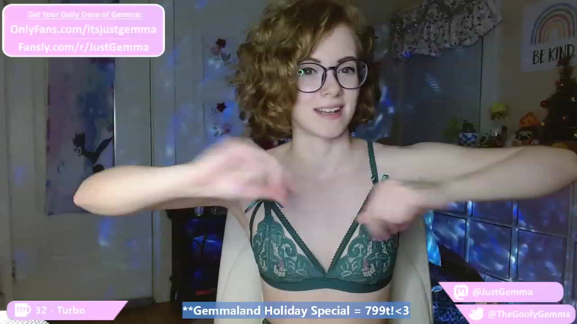 Gallery image thumbnail from JustGemma's myfreecams stream on, 12/28/2022, 24:06 image 14 of 20