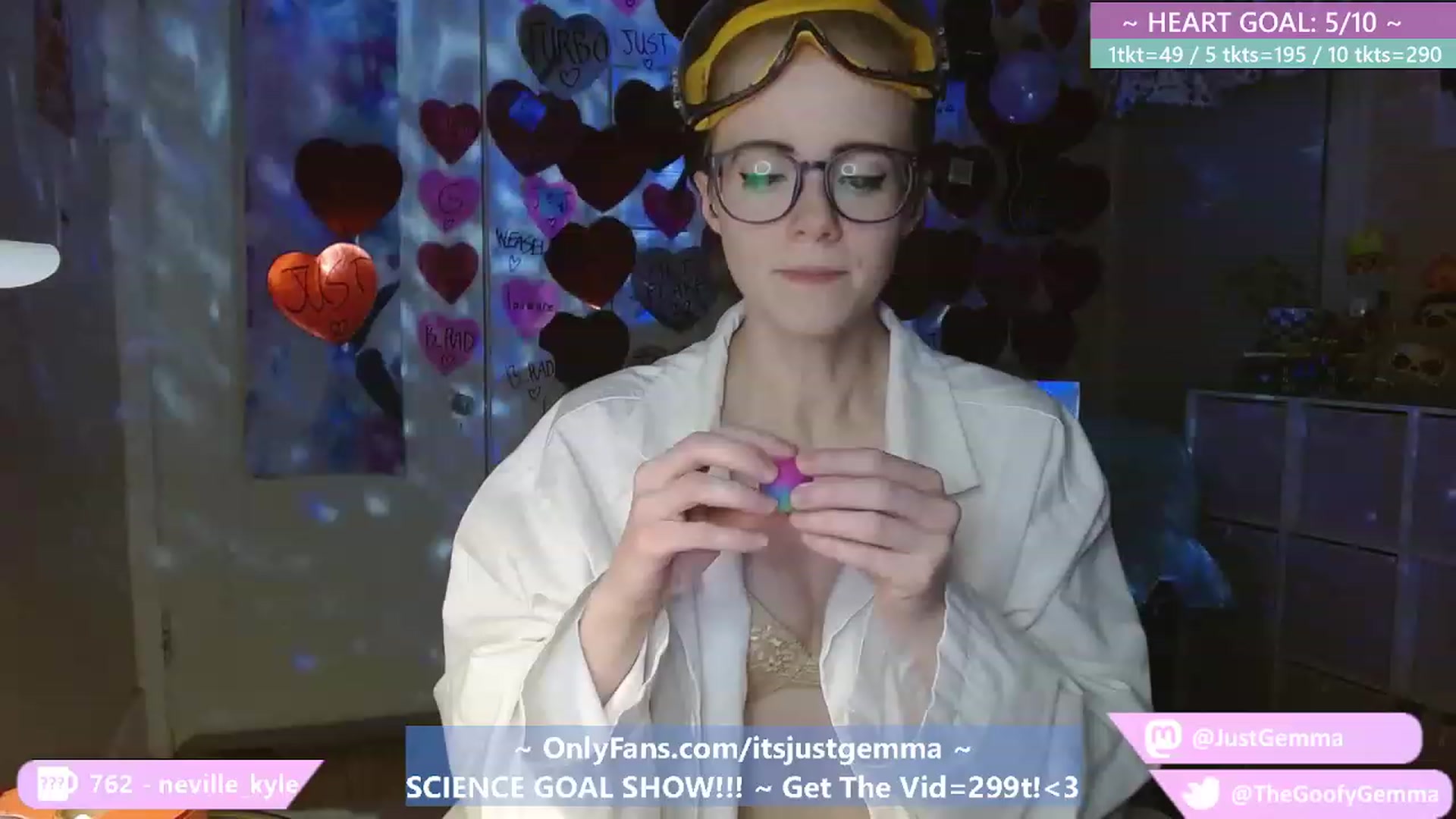 Gallery image thumbnail from JustGemma's myfreecams stream on, 02/25/2023, 03:03 image 15 of 20