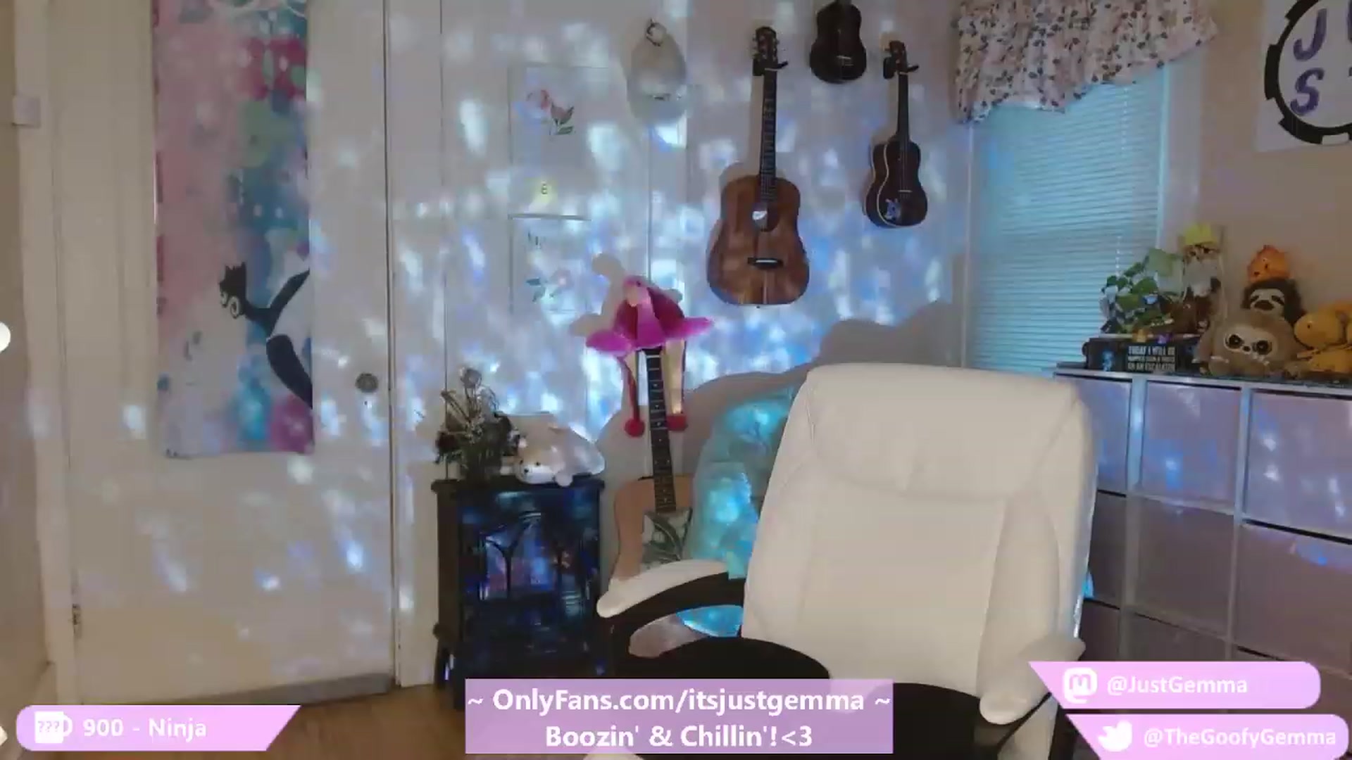 Gallery image thumbnail from JustGemma's myfreecams stream on, 04/22/2023, 24:58 image 10 of 20