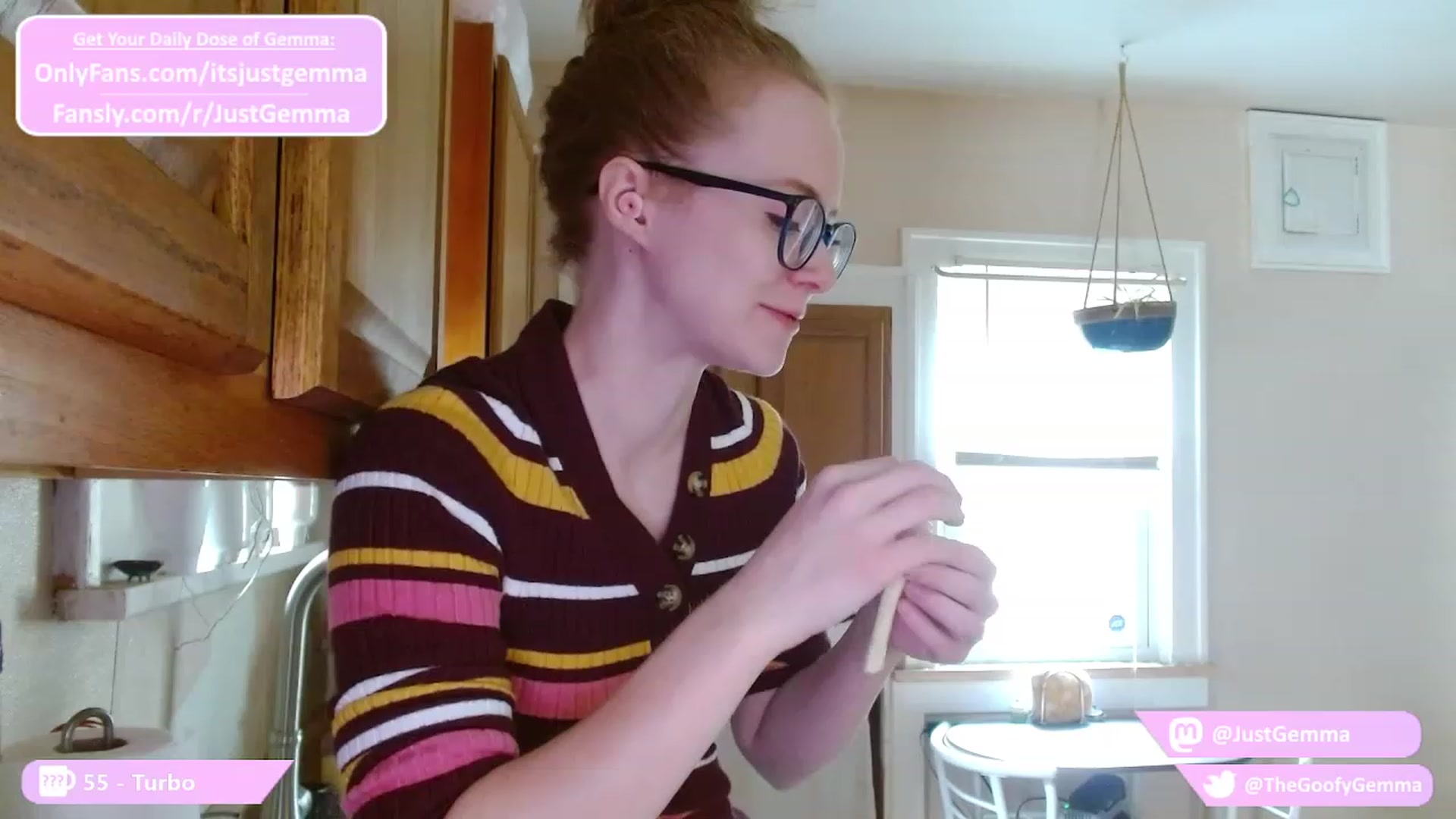 Gallery image thumbnail from JustGemma's myfreecams stream on, 10/18/2023, 16:15 image 10 of 20