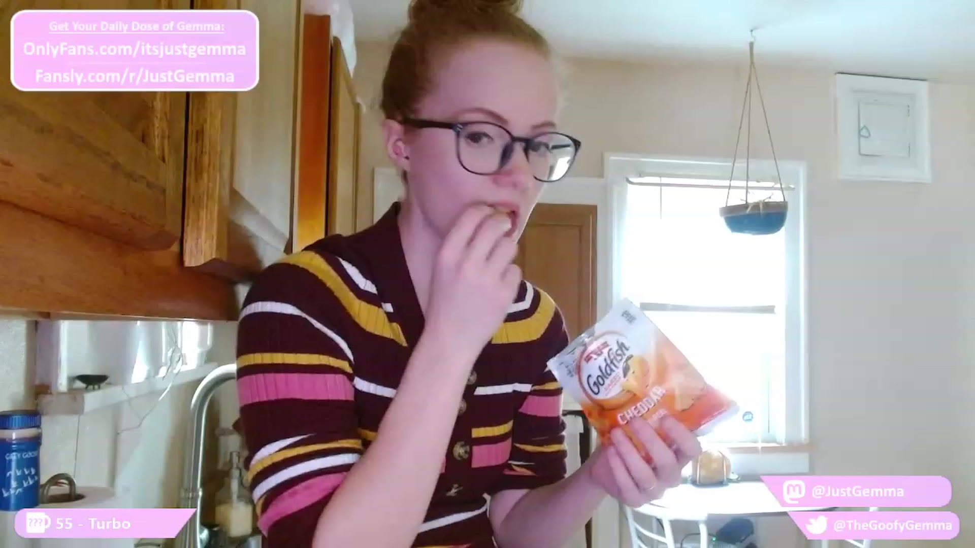 Gallery image thumbnail from JustGemma's myfreecams stream on, 10/18/2023, 16:15 image 13 of 20