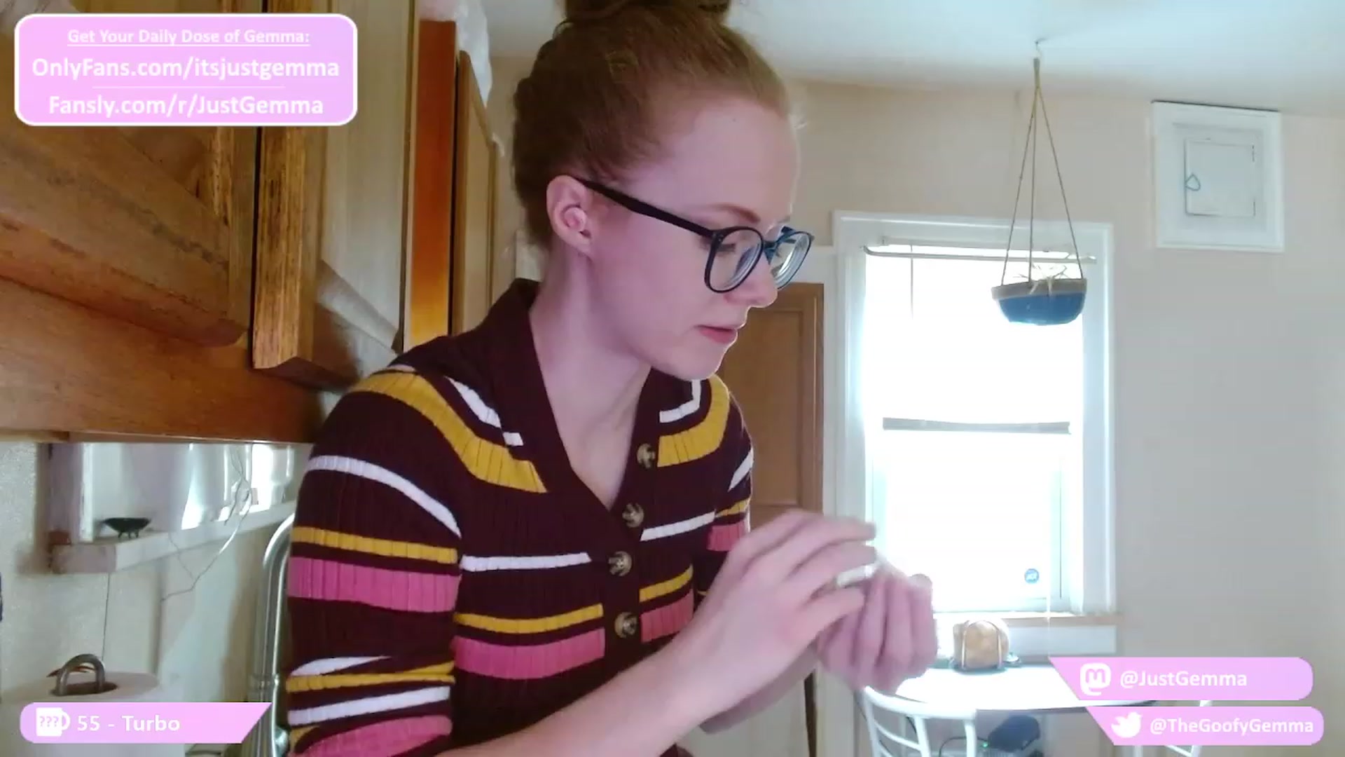 Gallery image thumbnail from JustGemma's myfreecams stream on, 10/18/2023, 16:15 image 11 of 20