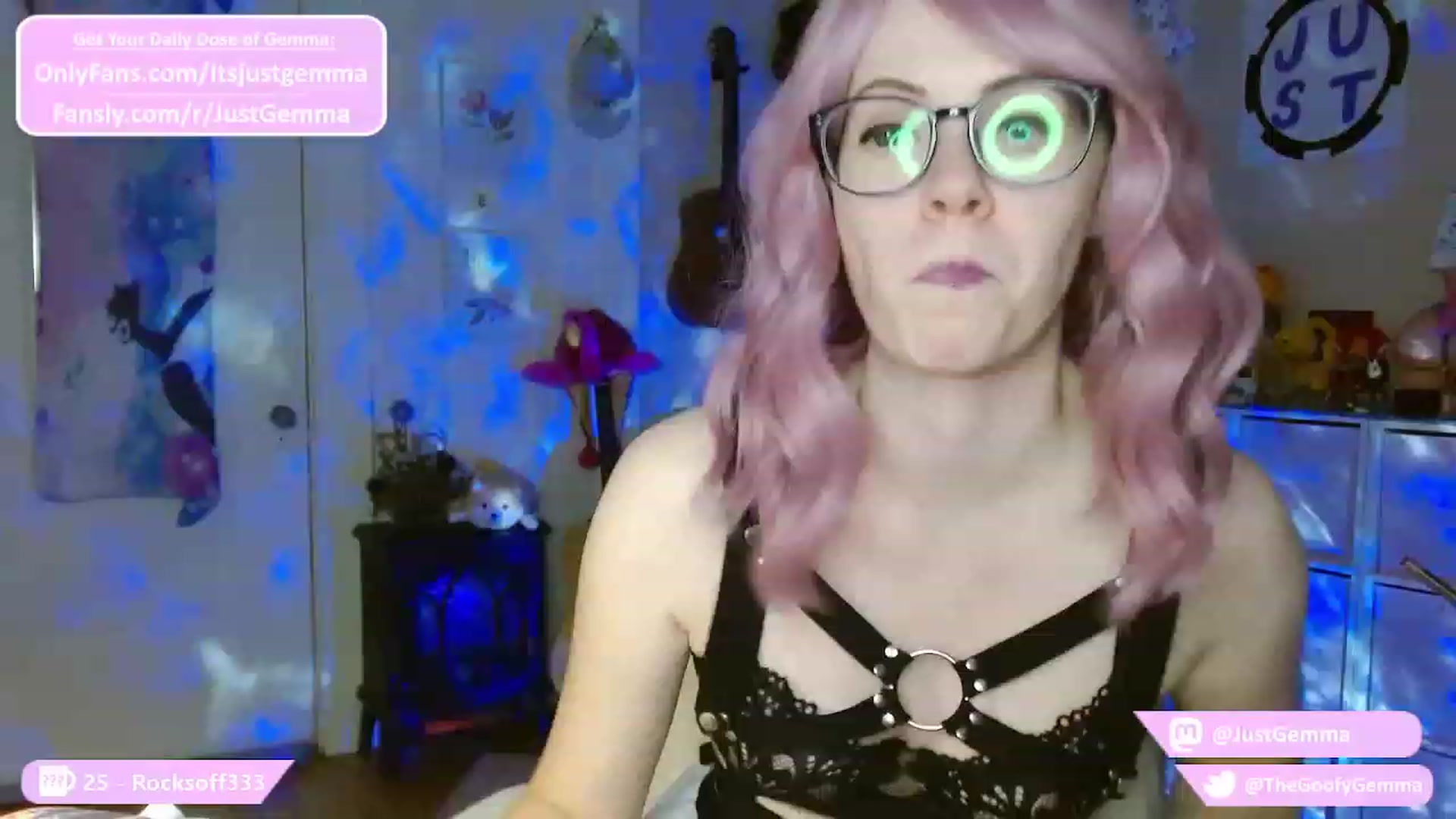 Gallery image thumbnail from JustGemma's myfreecams stream on, 10/21/2023, 02:04 image 8 of 20