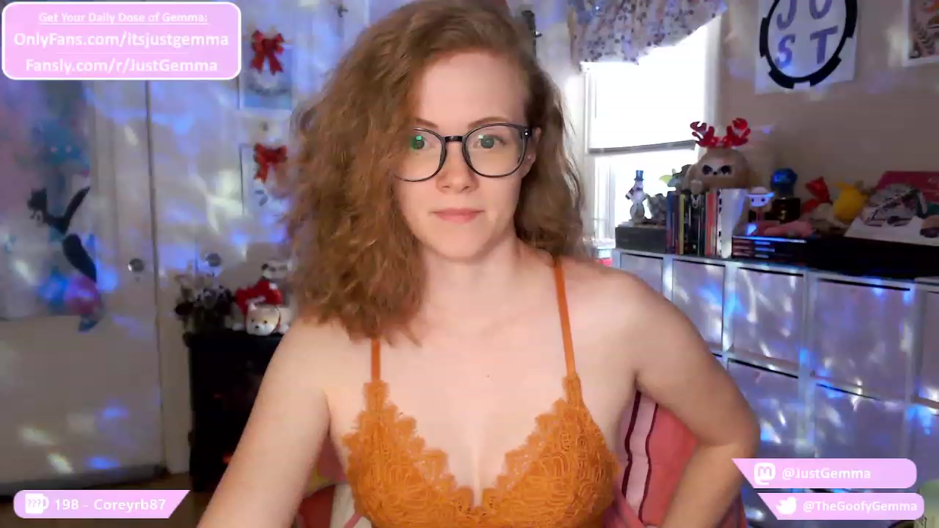 Gallery image thumbnail from JustGemma's myfreecams stream on, 12/05/2023, 17:11 image 10 of 20