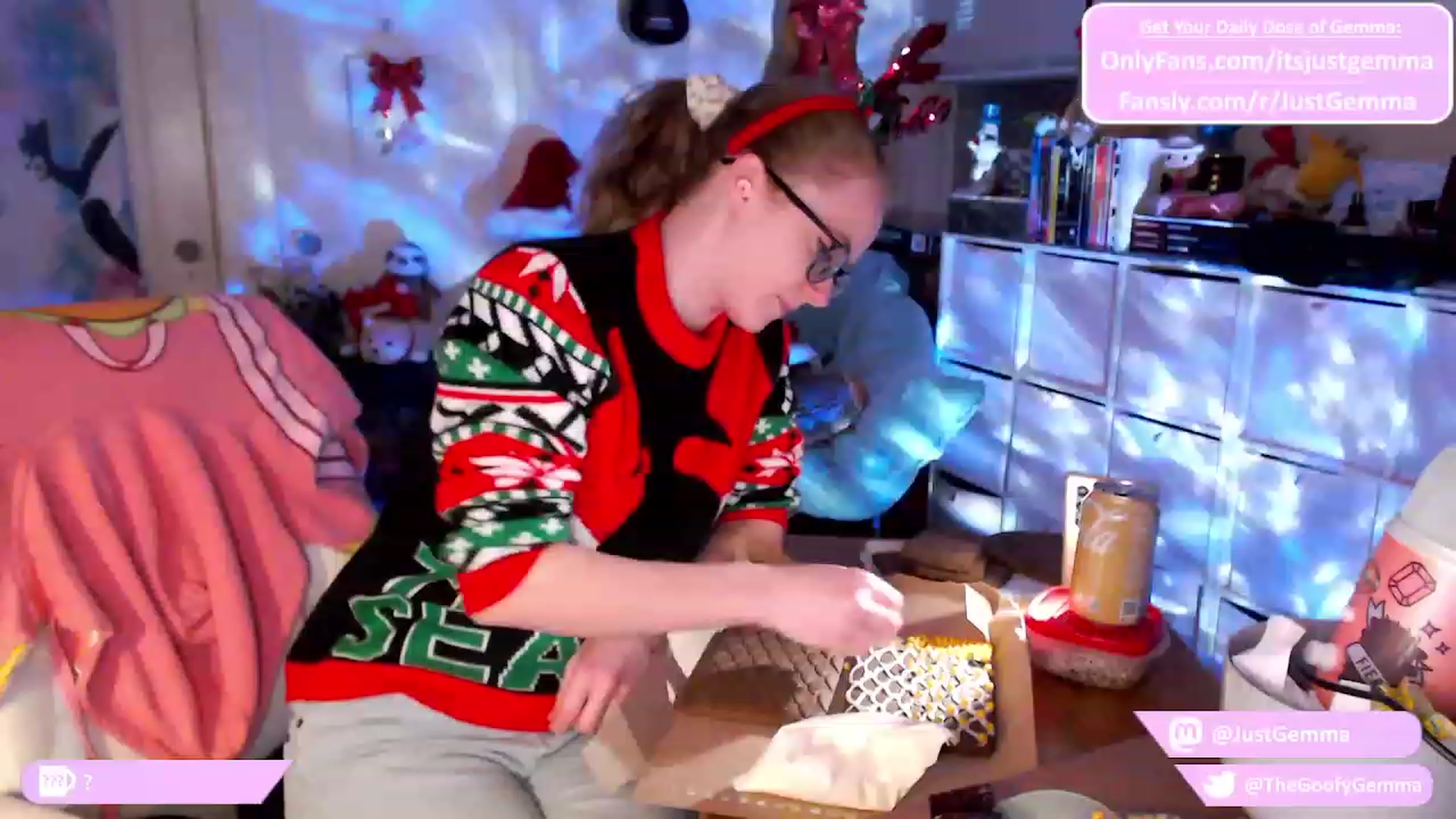 Gallery image thumbnail from JustGemma's myfreecams stream on, 12/09/2023, 01:44 image 10 of 20