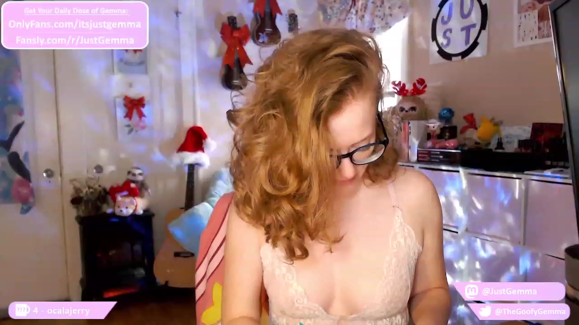 Gallery image thumbnail from JustGemma's myfreecams stream on, 12/12/2023, 18:03 image 2 of 20