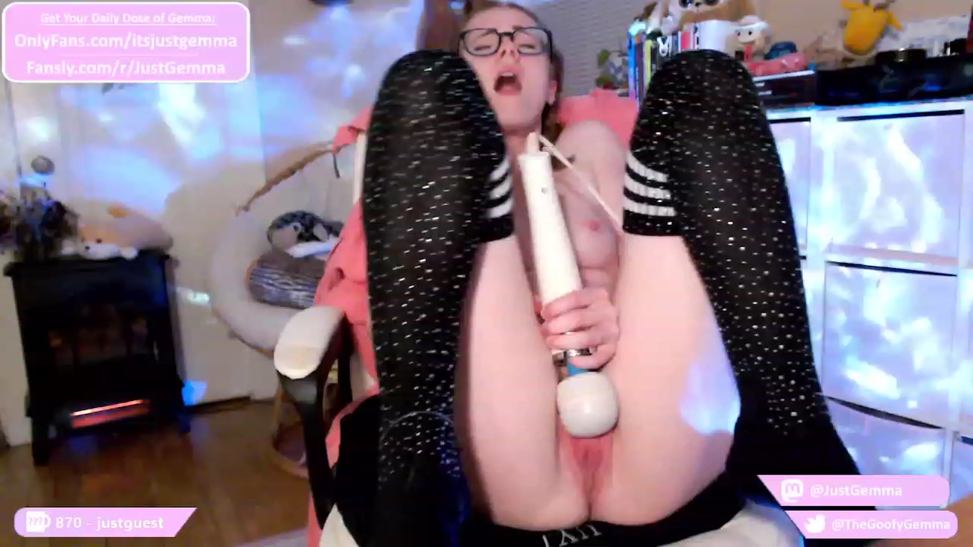 Gallery image thumbnail from JustGemma's myfreecams stream on, 12/30/2023, 03:01 image 3 of 20