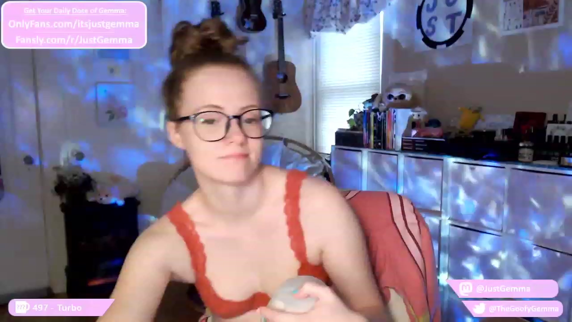 Gallery image thumbnail from JustGemma's myfreecams stream on, 01/03/2024, 18:32 image 18 of 20