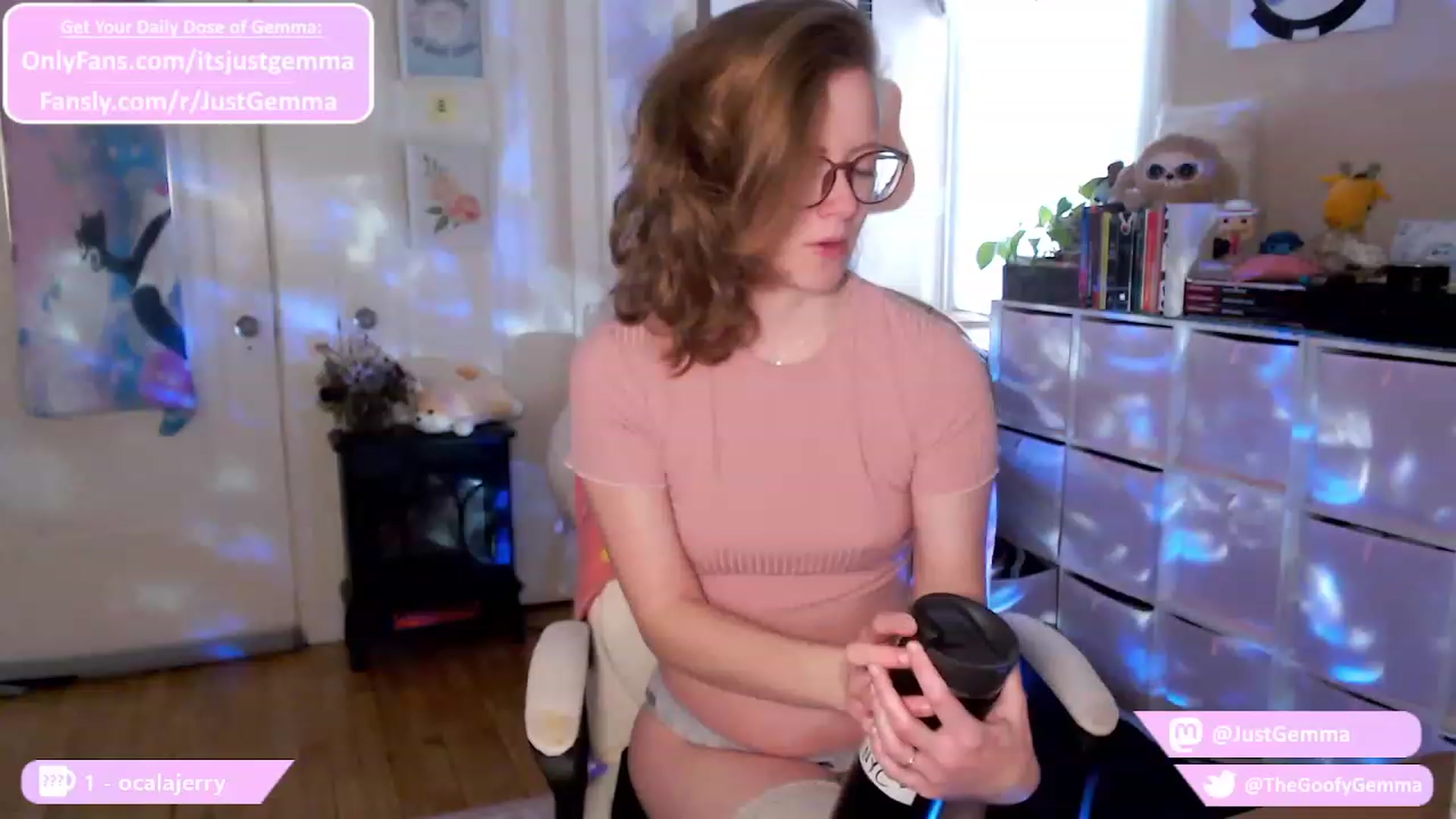 Gallery image thumbnail from JustGemma's myfreecams stream on, 01/23/2024, 17:03 image 7 of 20
