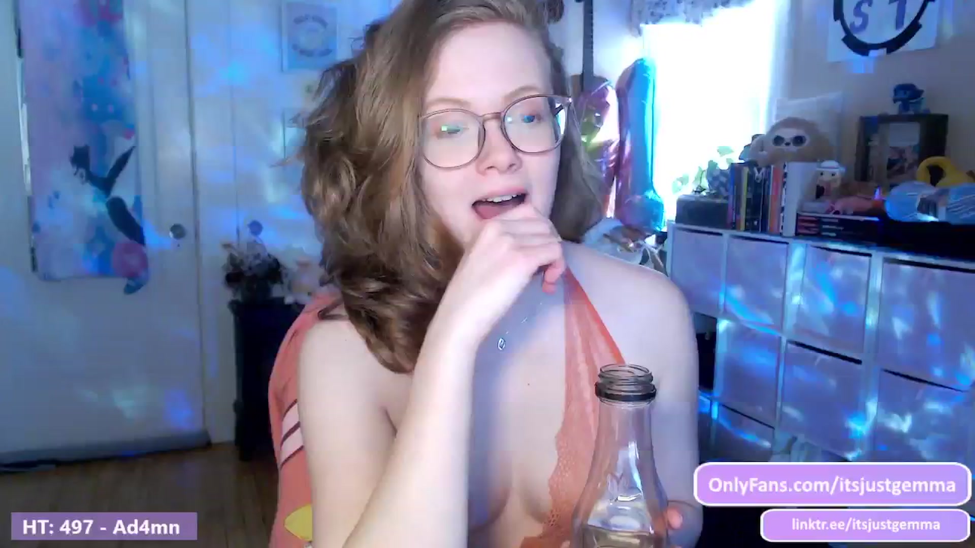 Gallery image thumbnail from JustGemma's myfreecams stream on, 02/20/2024, 19:01 image 14 of 20