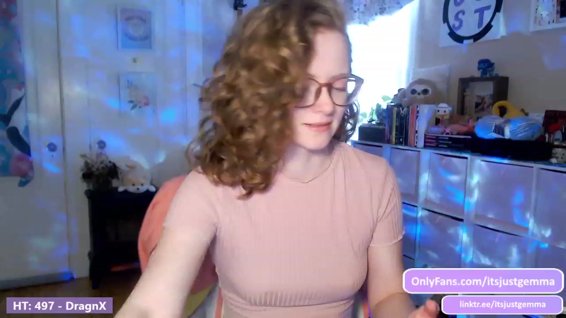 Gallery image thumbnail from JustGemma's myfreecams stream on, 02/21/2024, 19:27 image 2 of 20
