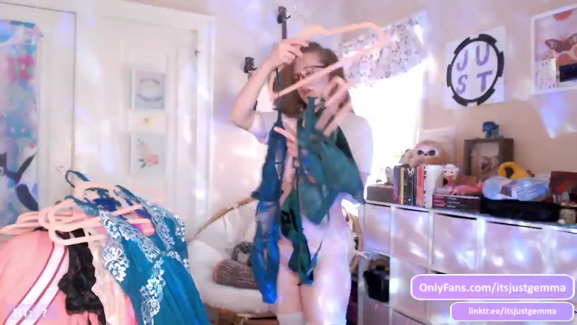 Gallery image thumbnail from JustGemma's myfreecams stream on, 02/27/2024, 18:08 image 1 of 20