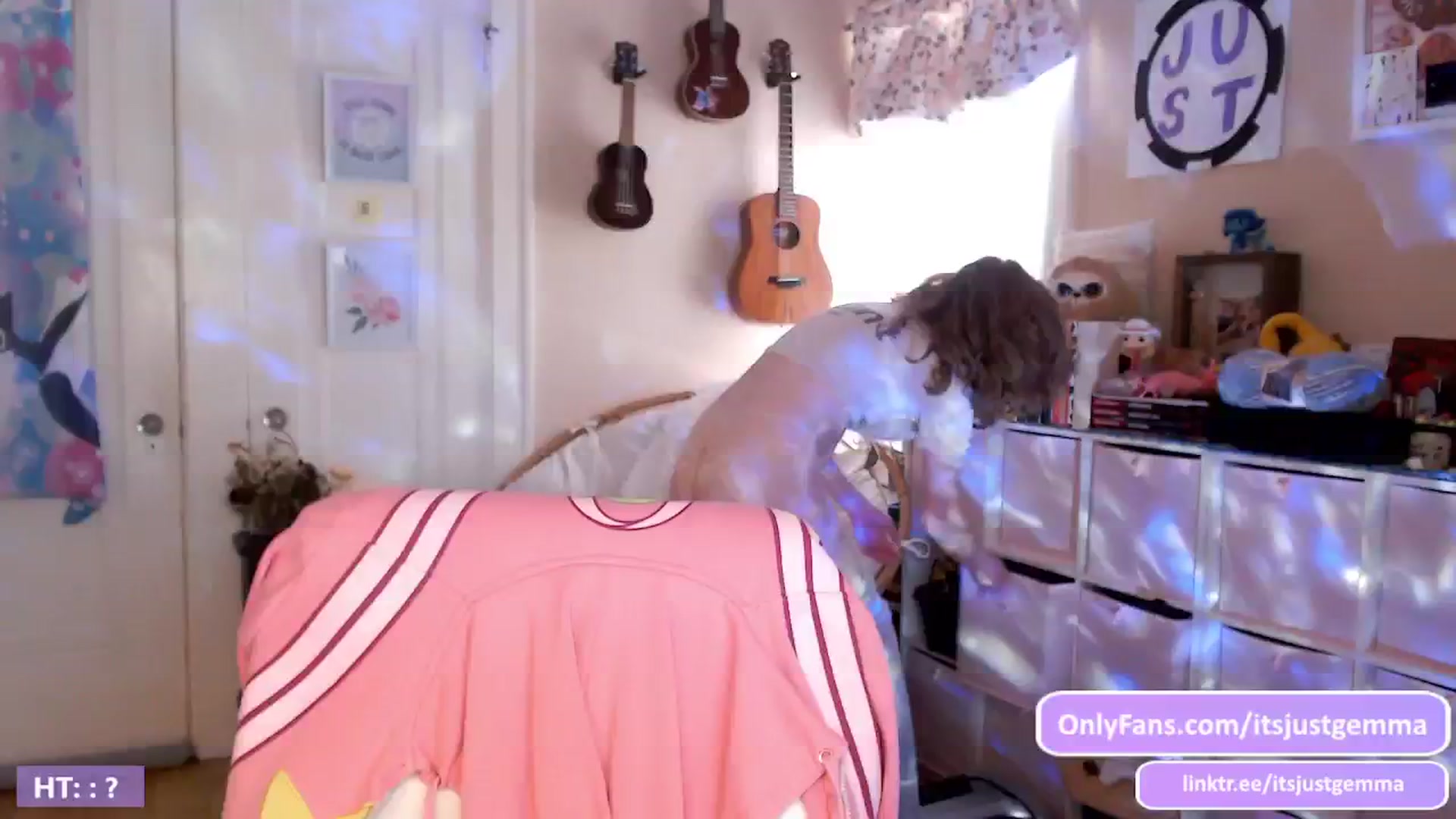Gallery image thumbnail from JustGemma's myfreecams stream on, 02/27/2024, 18:08 image 13 of 20