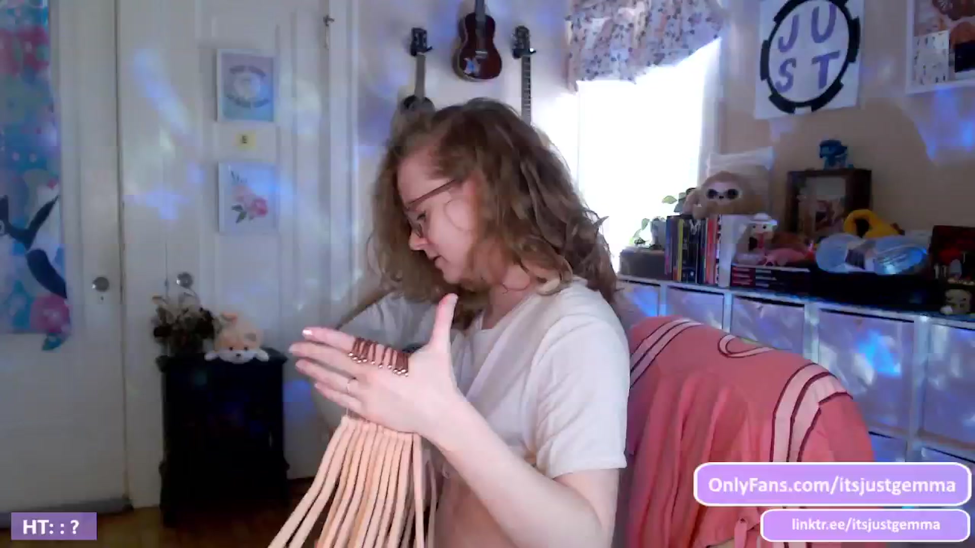 Gallery image thumbnail from JustGemma's myfreecams stream on, 02/27/2024, 18:08 image 10 of 20
