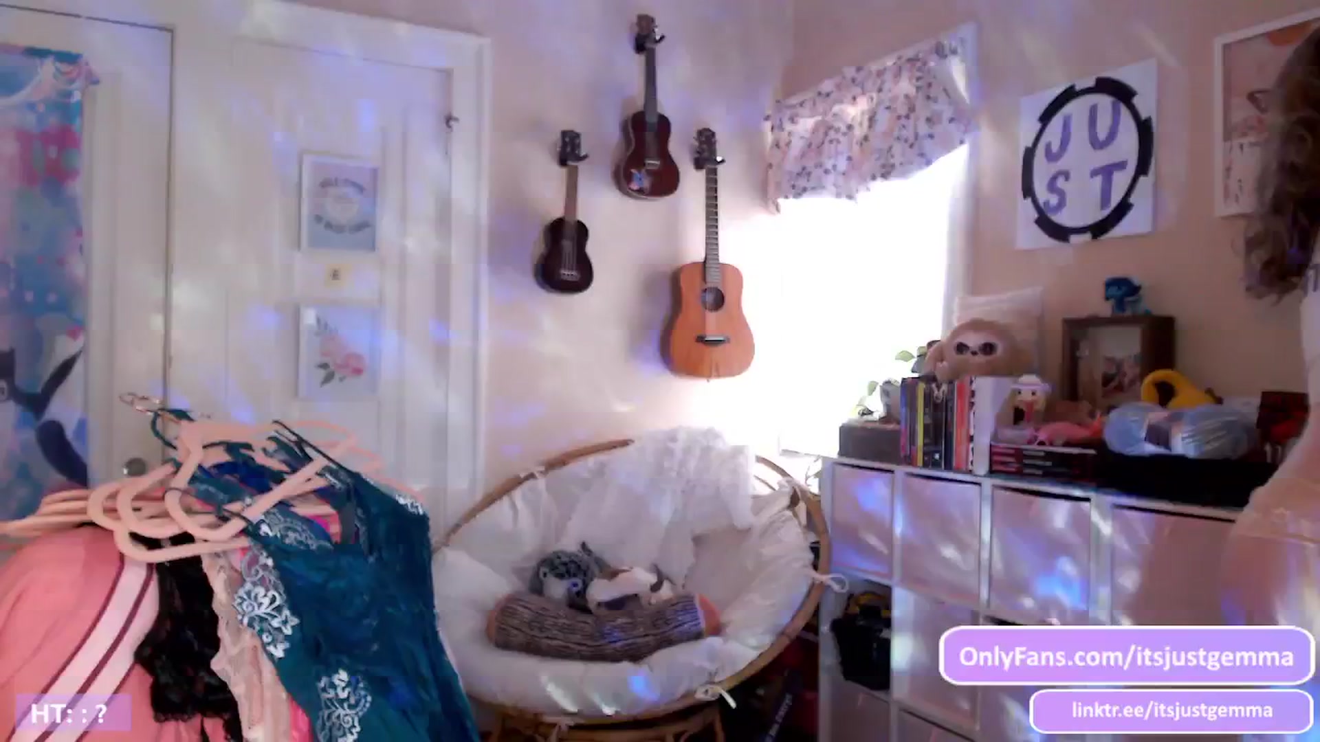 Gallery image thumbnail from JustGemma's myfreecams stream on, 02/27/2024, 18:08 image 3 of 20