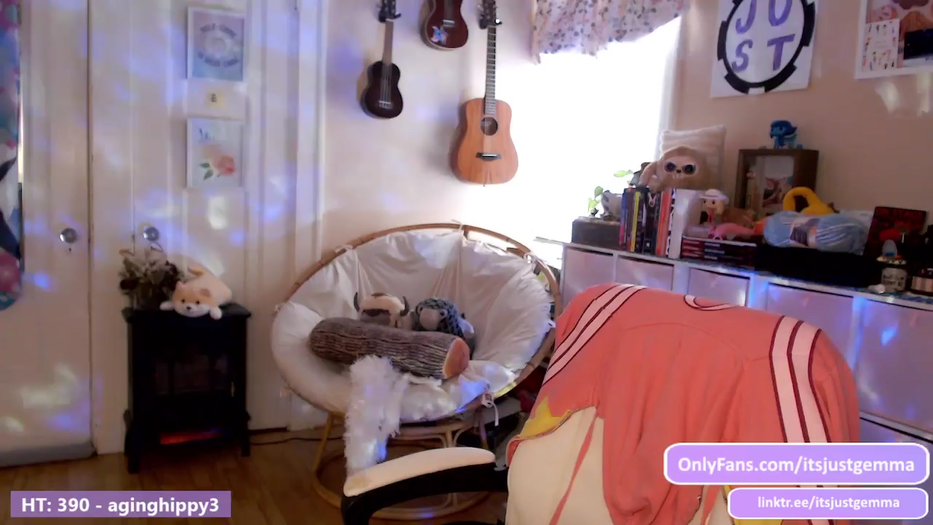 Gallery image thumbnail from JustGemma's myfreecams stream on, 03/26/2024, 16:33 image 3 of 20