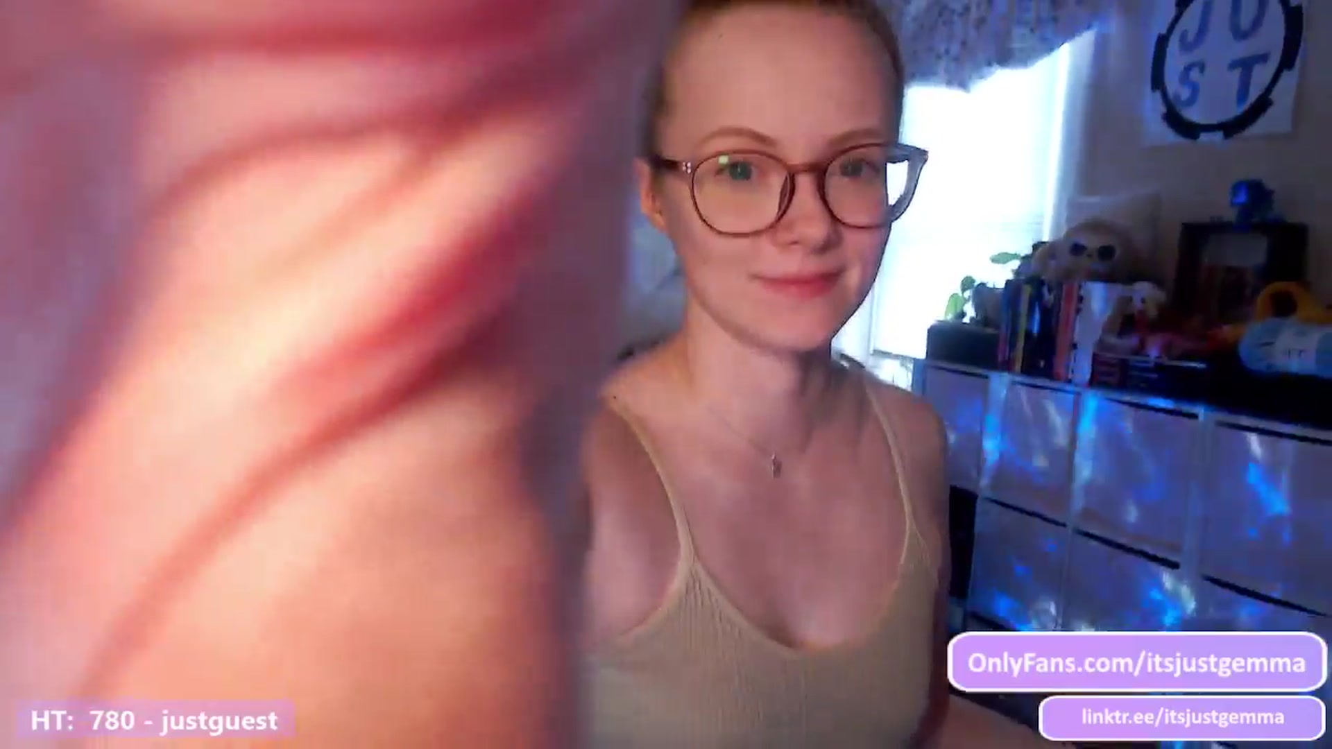 Gallery image thumbnail from JustGemma's myfreecams stream on, 04/02/2024, 17:03 image 15 of 20