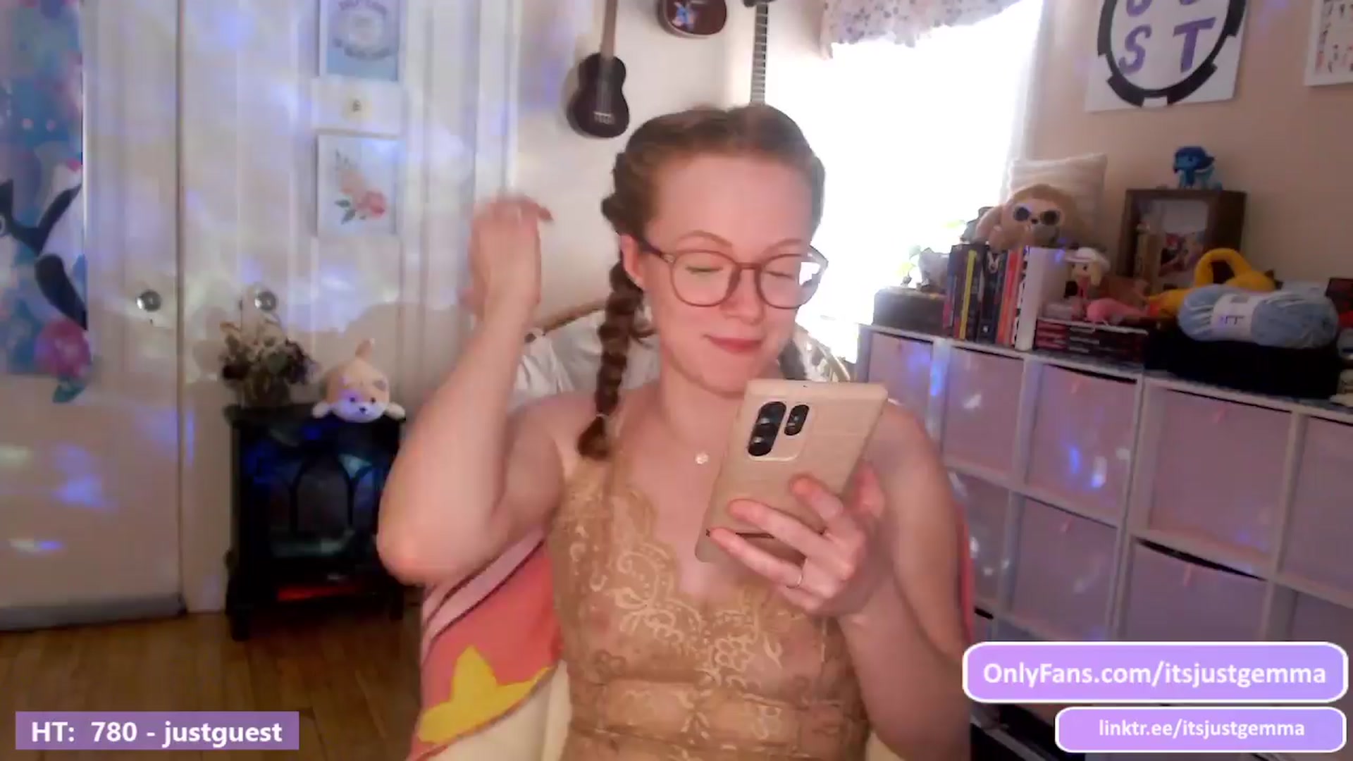 Gallery image thumbnail from JustGemma's myfreecams stream on, 04/03/2024, 17:03 image 19 of 20