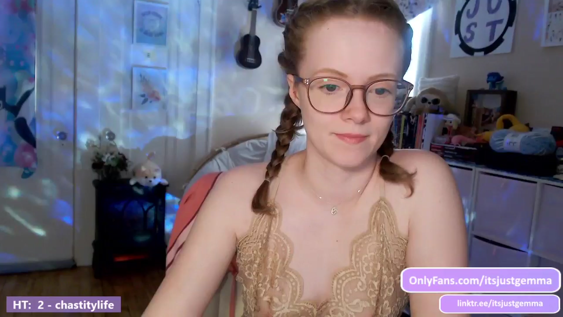Gallery image thumbnail from JustGemma's myfreecams stream on, 04/03/2024, 17:03 image 1 of 20