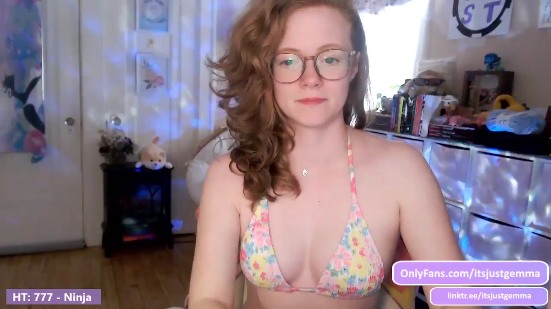 Gallery image thumbnail from JustGemma's myfreecams stream on, 04/09/2024, 17:01 image 9 of 20