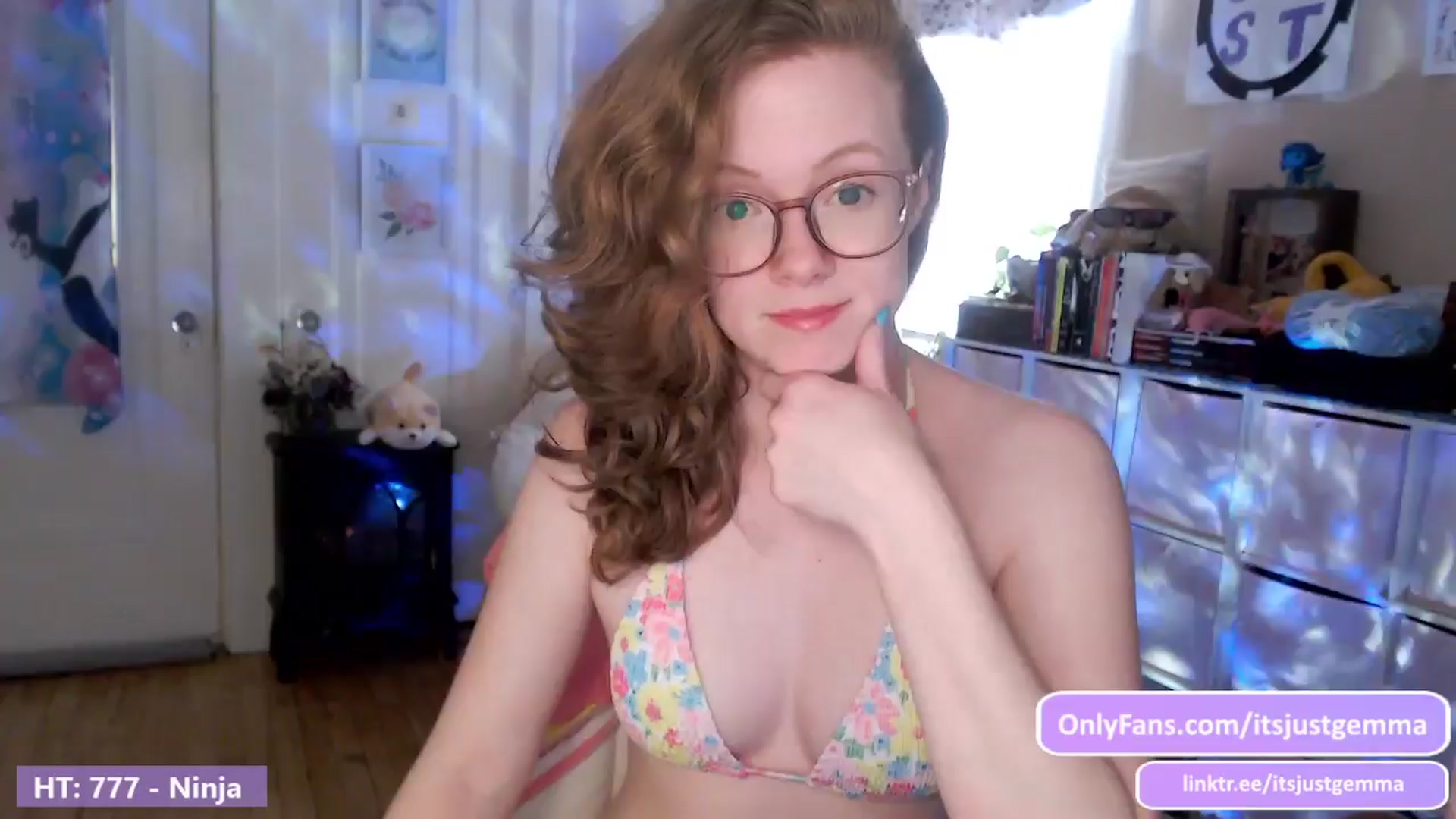 Gallery image thumbnail from JustGemma's myfreecams stream on, 04/09/2024, 17:01 image 13 of 20