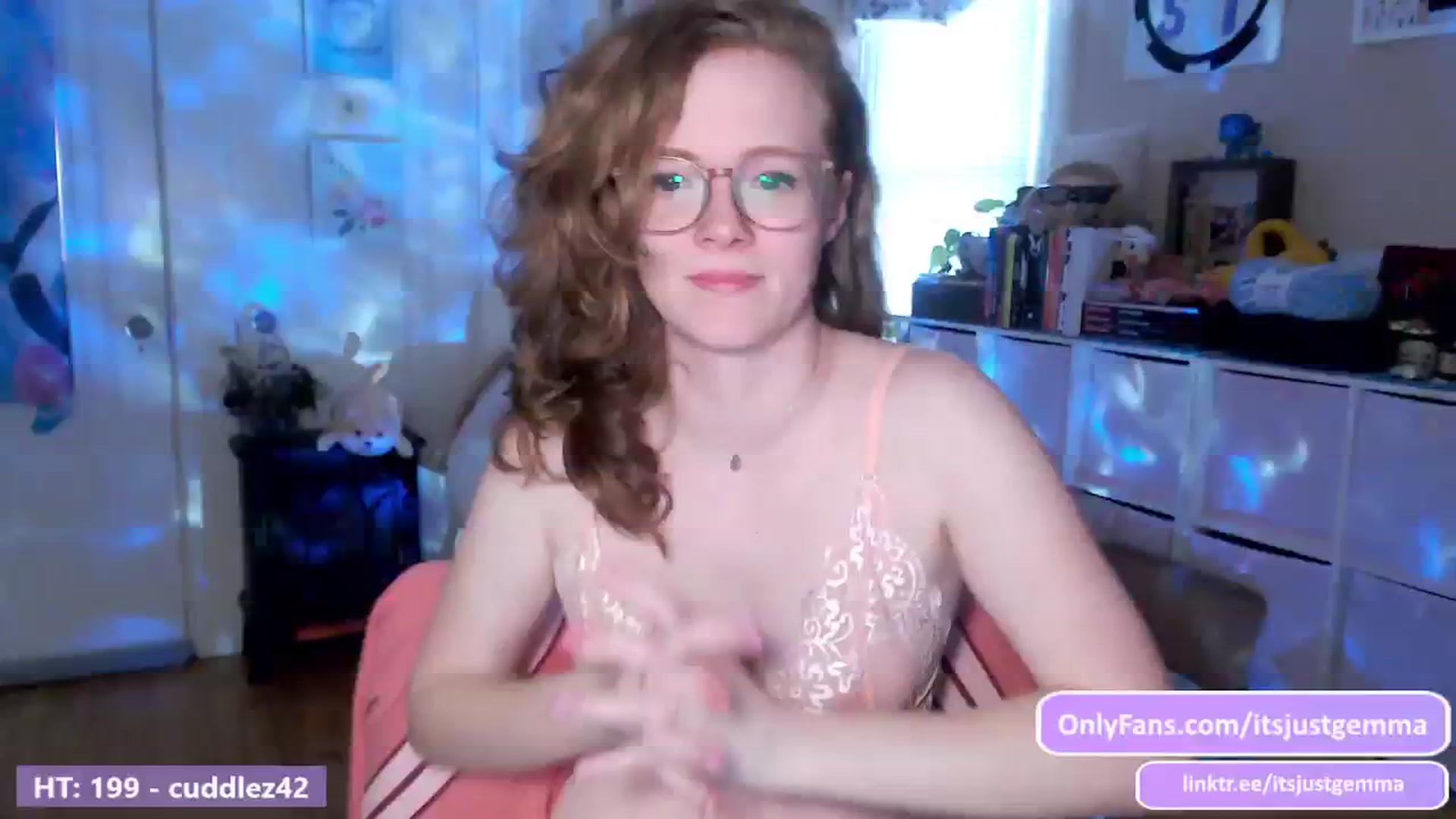 Gallery image thumbnail from JustGemma's myfreecams stream on, 04/23/2024, 17:02 image 13 of 20