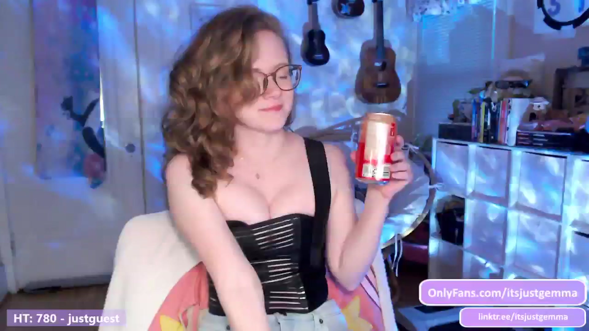 Gallery image thumbnail from JustGemma's myfreecams stream on, 05/07/2024, 02:04 image 11 of 20