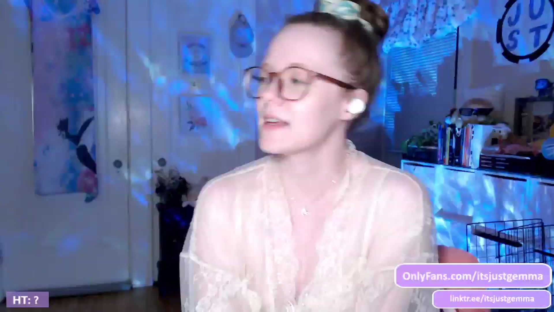 Gallery image thumbnail from JustGemma's myfreecams stream on, 05/25/2024, 02:20 image 14 of 20