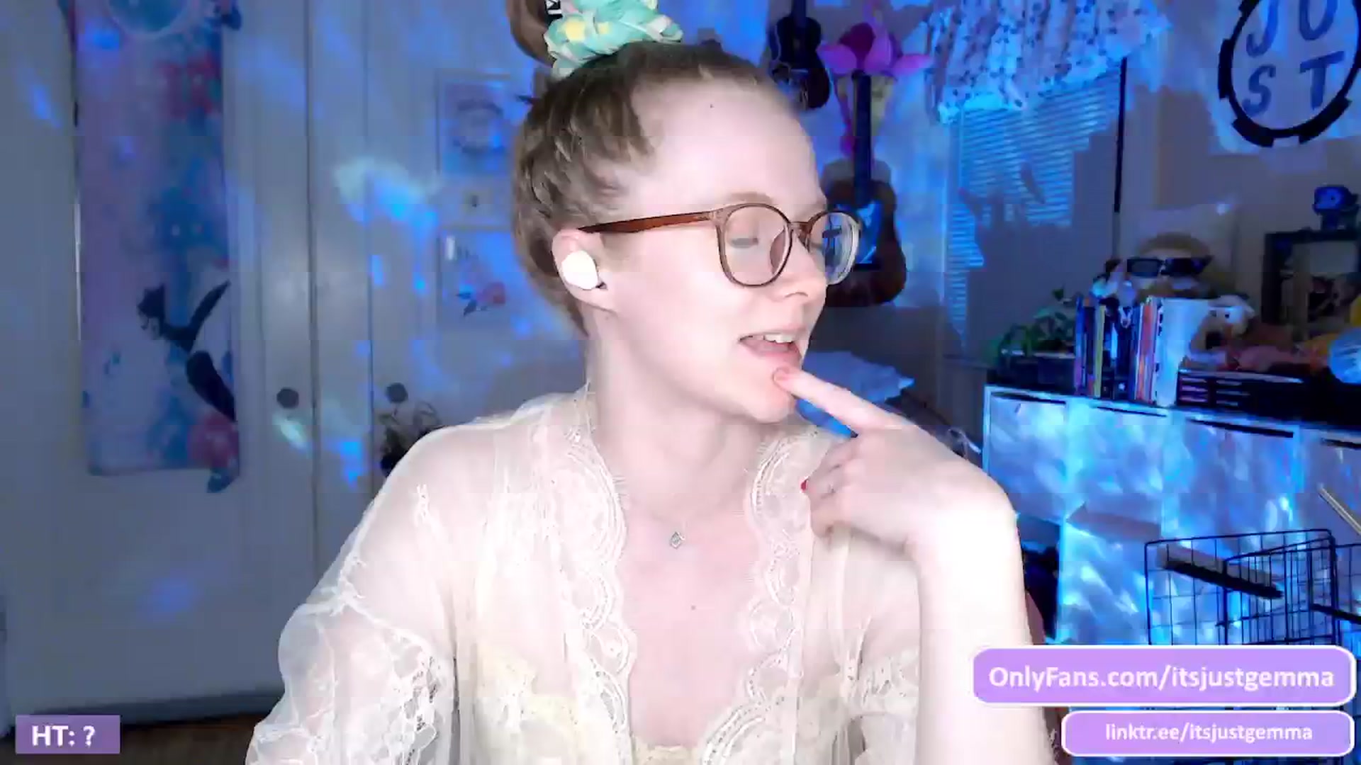 Gallery image thumbnail from JustGemma's myfreecams stream on, 05/25/2024, 02:20 image 6 of 20