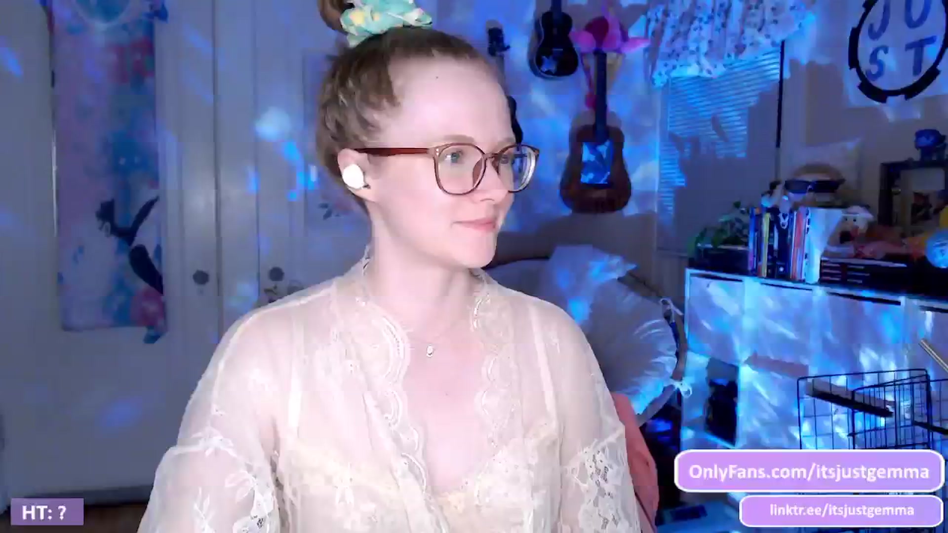 Gallery image thumbnail from JustGemma's myfreecams stream on, 05/25/2024, 02:20 image 7 of 20