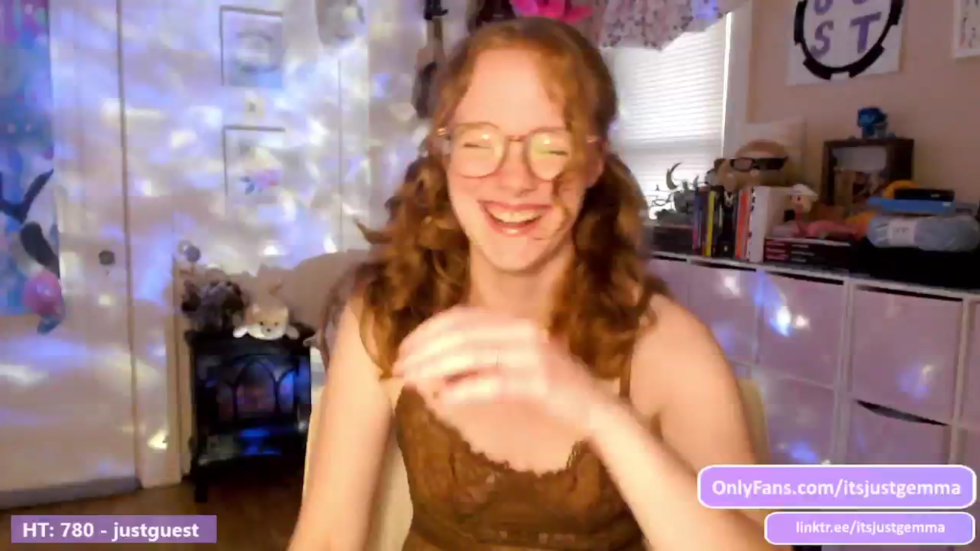 Gallery image thumbnail from JustGemma's myfreecams stream on, 06/04/2024, 02:06 image 10 of 20