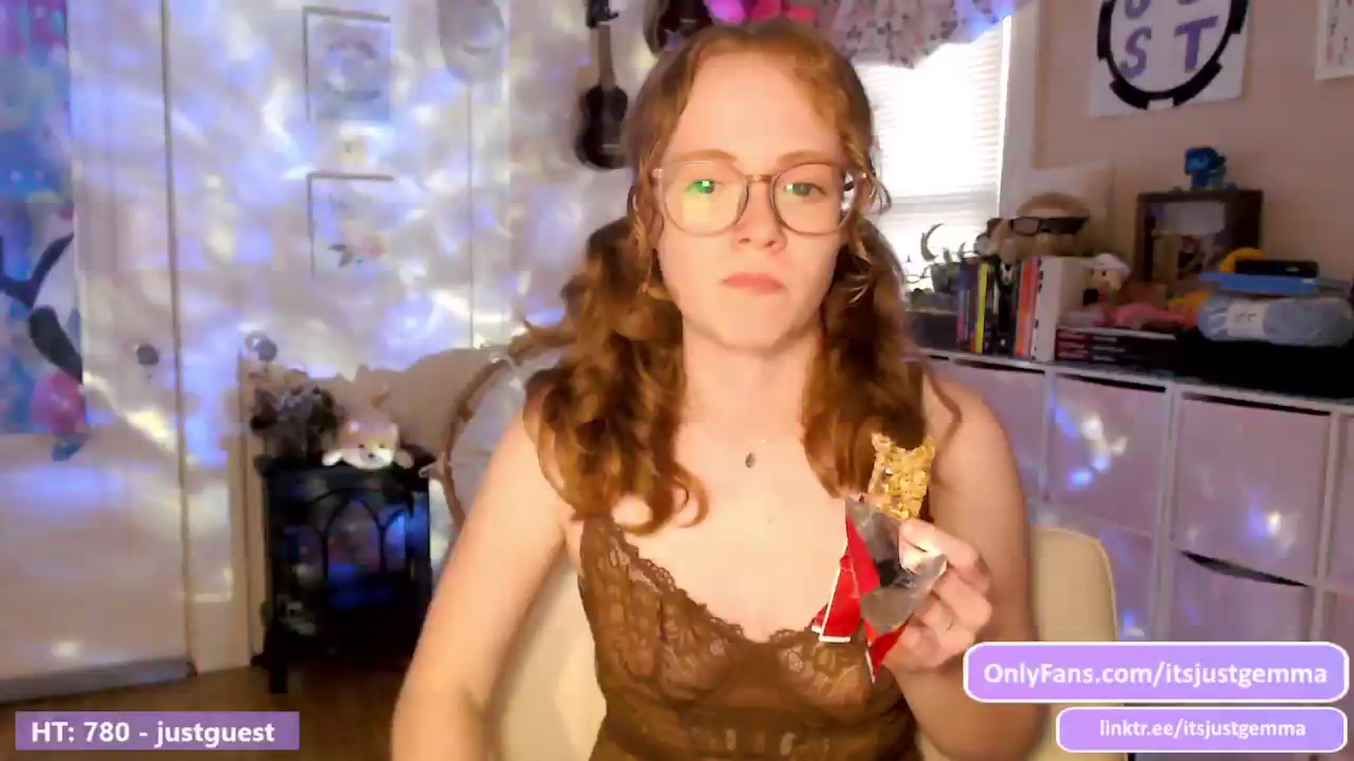 Gallery image thumbnail from JustGemma's myfreecams stream on, 06/04/2024, 02:06 image 9 of 20