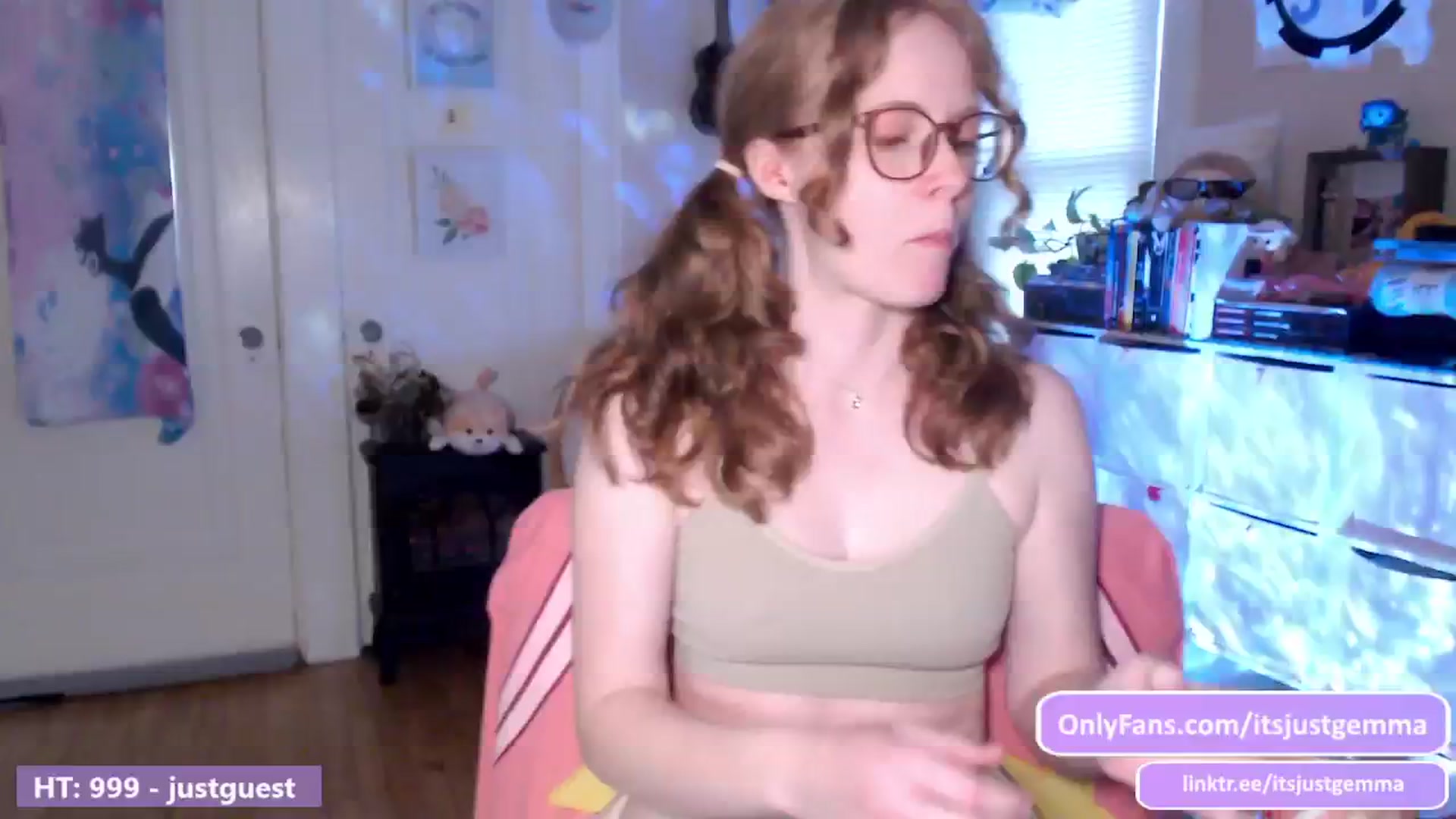 Gallery image thumbnail from JustGemma's myfreecams stream on, 06/05/2024, 02:04 image 8 of 20