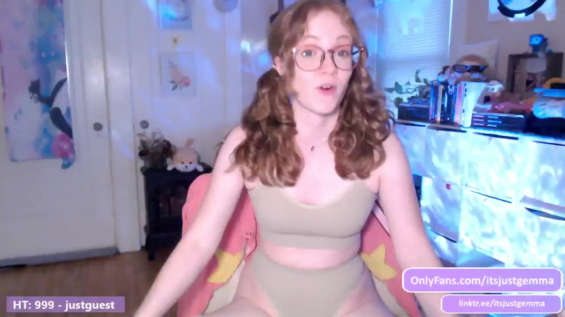 Gallery image thumbnail from JustGemma's myfreecams stream on, 06/05/2024, 02:04 image 11 of 20