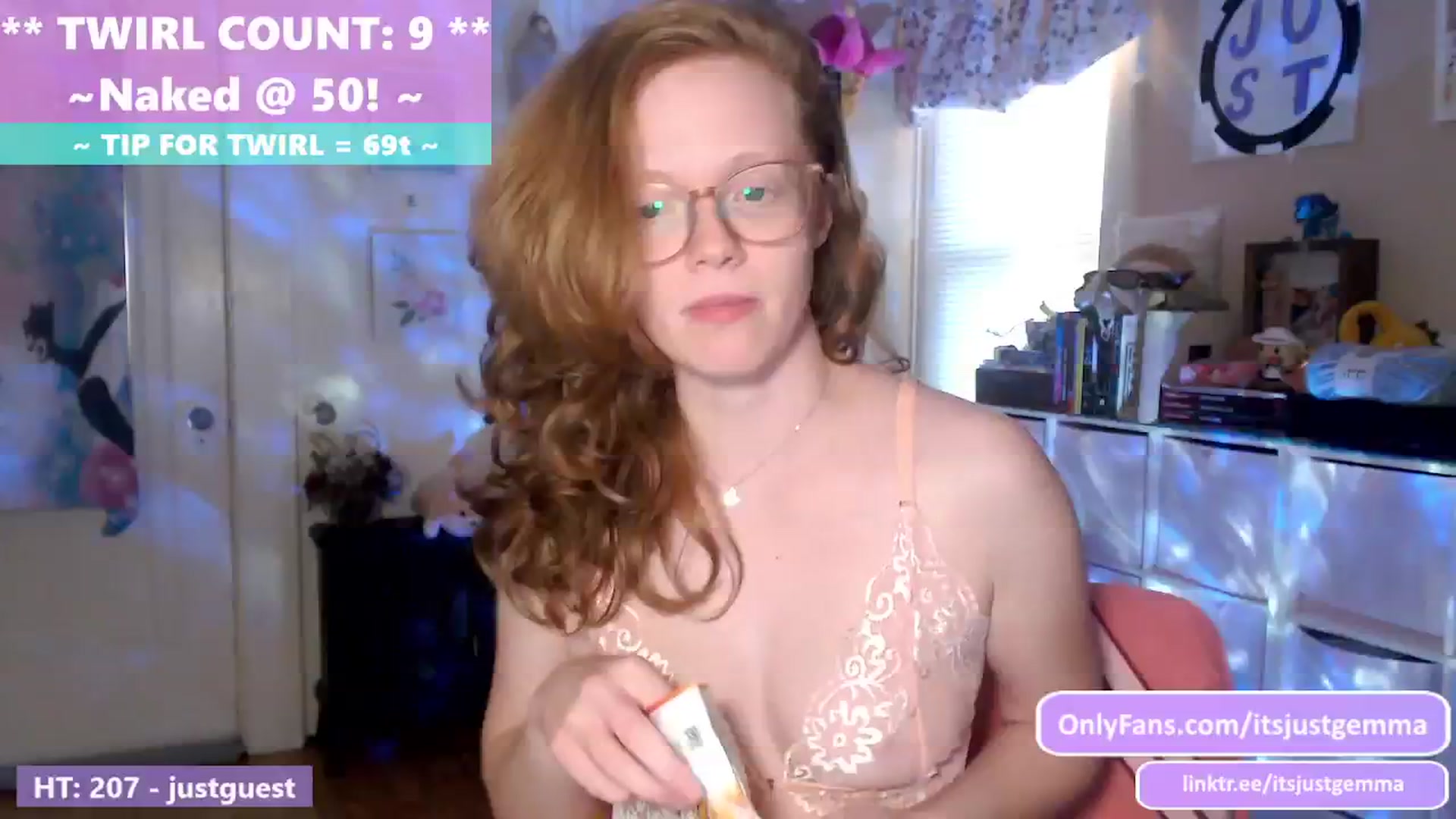 Gallery image thumbnail from JustGemma's myfreecams stream on, 06/18/2024, 01:27 image 10 of 20