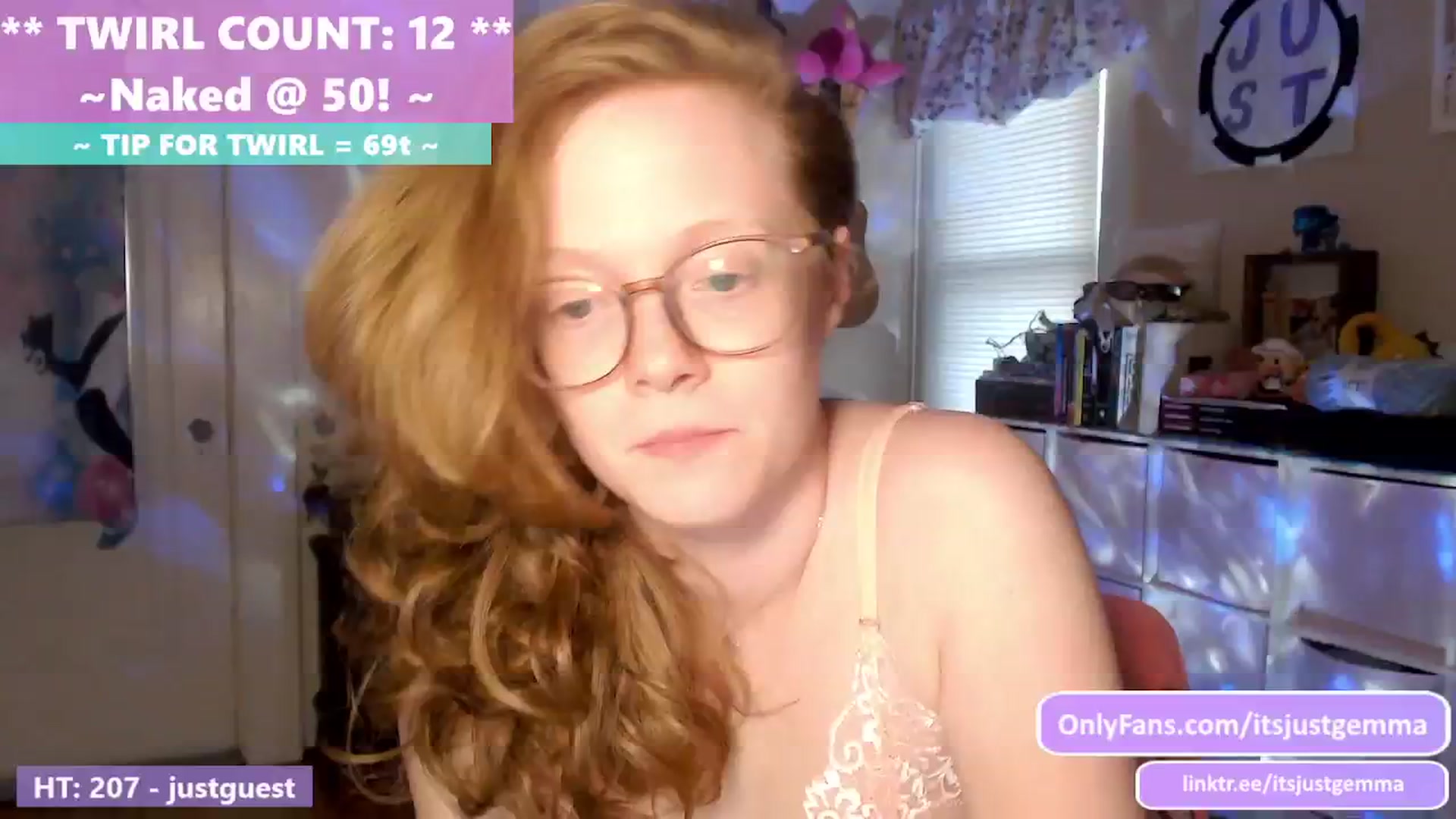 Gallery image thumbnail from JustGemma's myfreecams stream on, 06/18/2024, 01:27 image 13 of 20