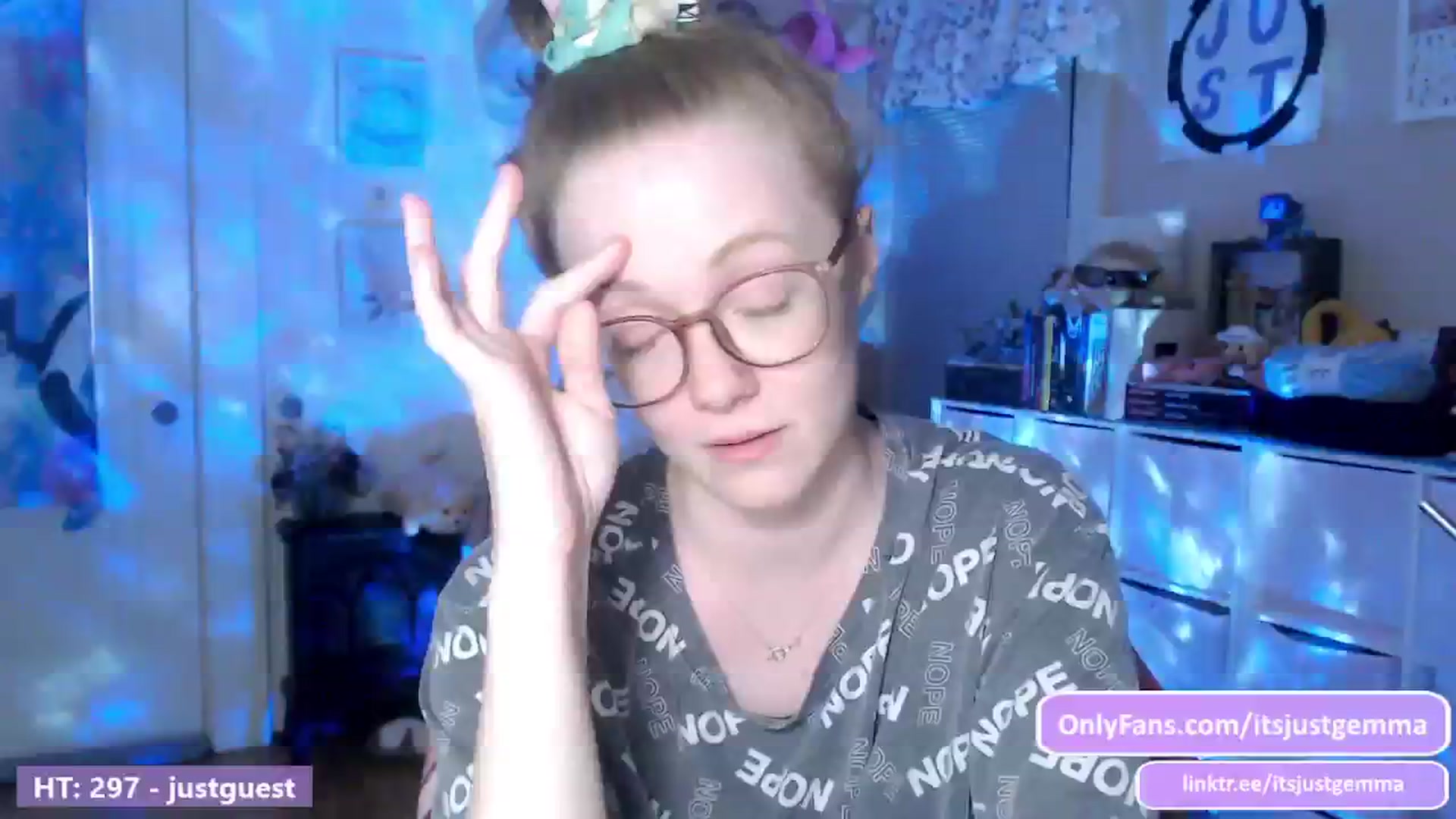 Gallery image thumbnail from JustGemma's myfreecams stream on, 06/23/2024, 02:01 image 18 of 20