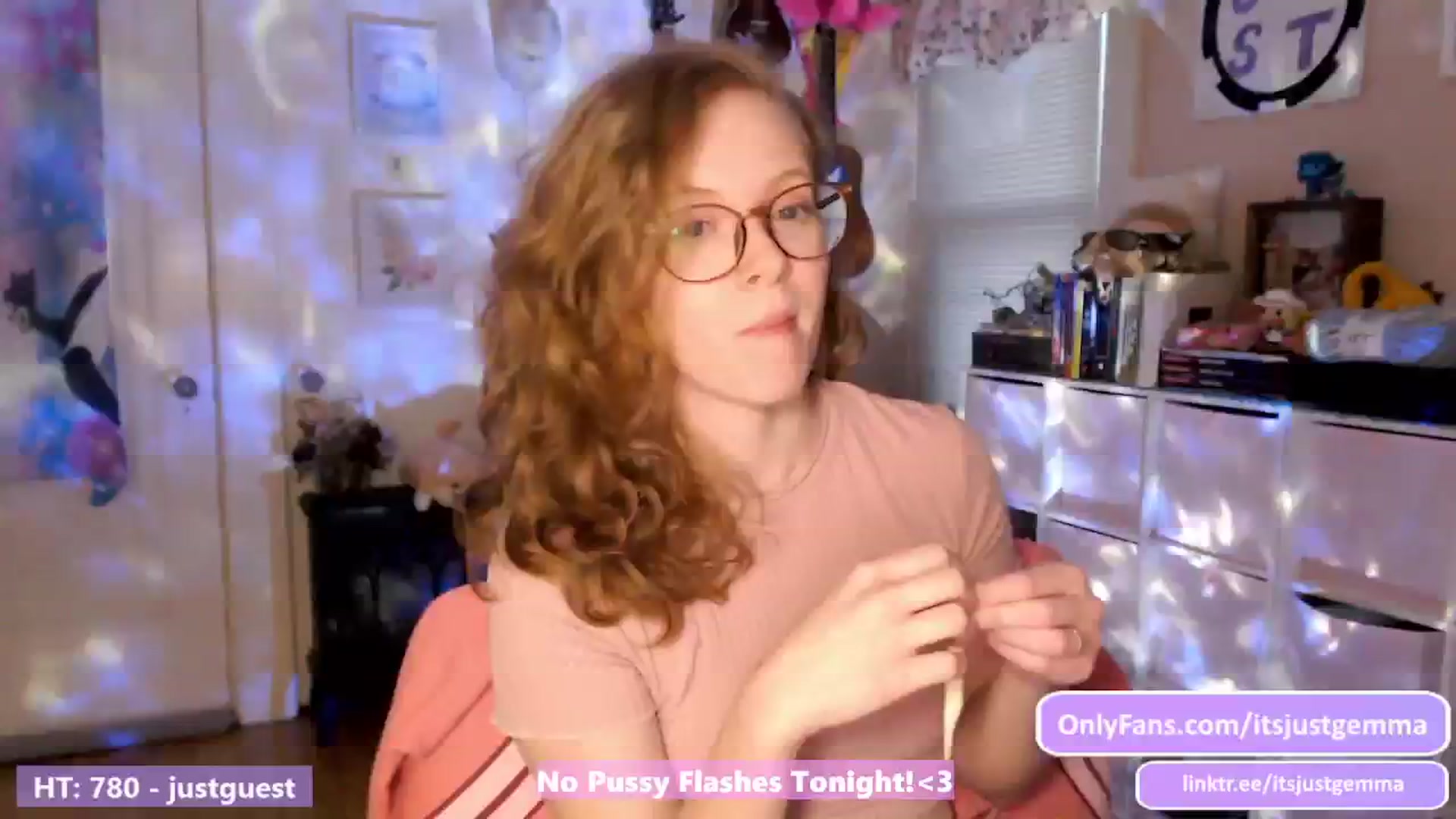 Gallery image thumbnail from JustGemma's myfreecams stream on, 06/25/2024, 02:02 image 15 of 20