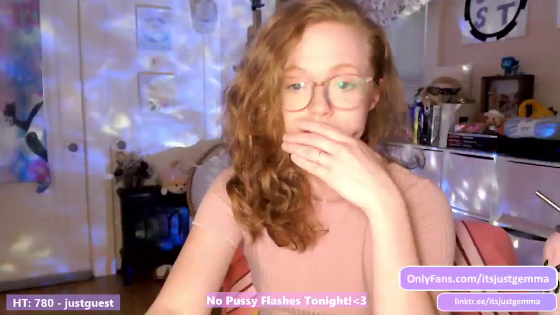 Gallery image thumbnail from JustGemma's myfreecams stream on, 06/25/2024, 02:02 image 17 of 20