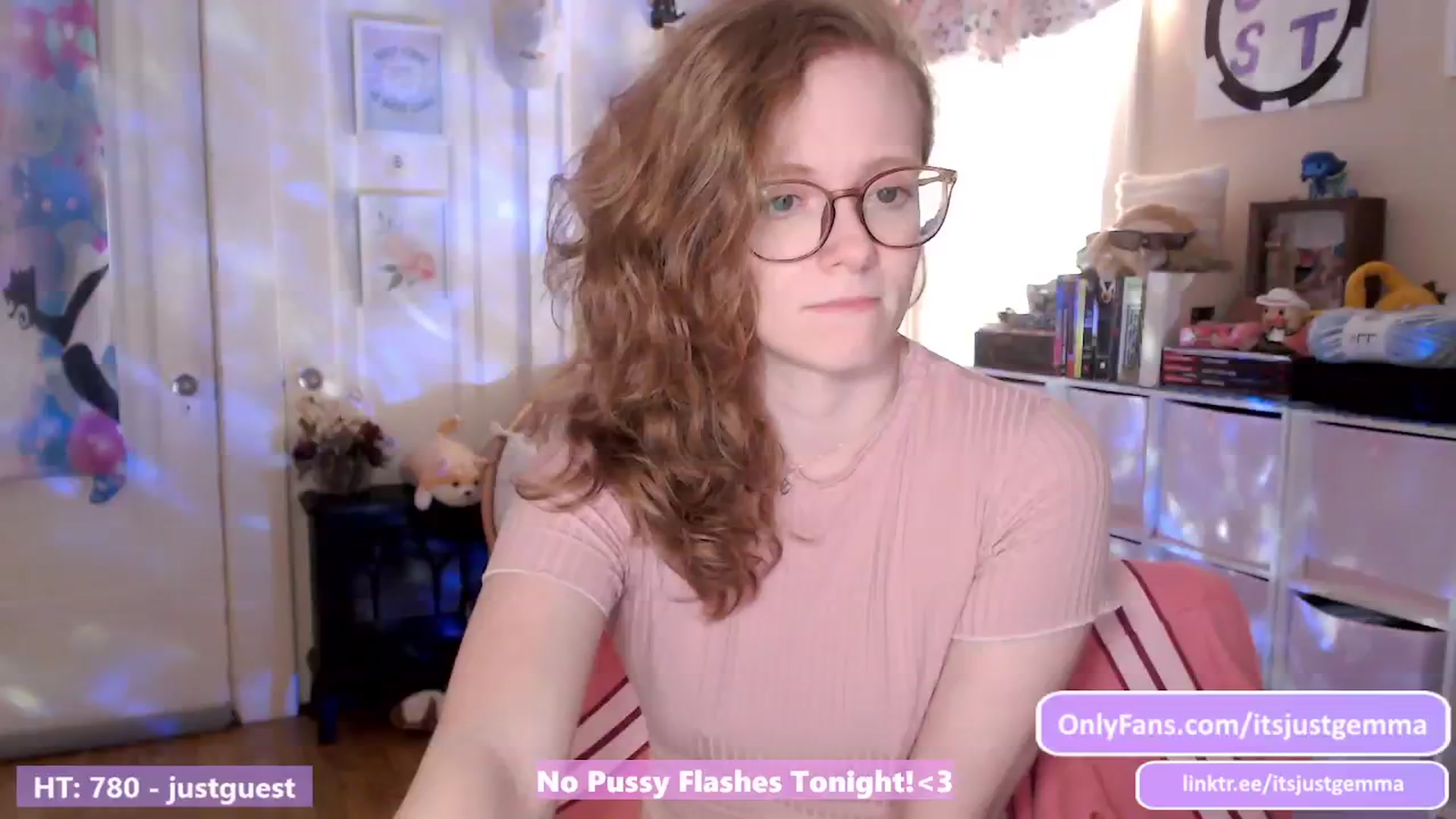 Gallery image thumbnail from JustGemma's myfreecams stream on, 06/25/2024, 02:02 image 7 of 20