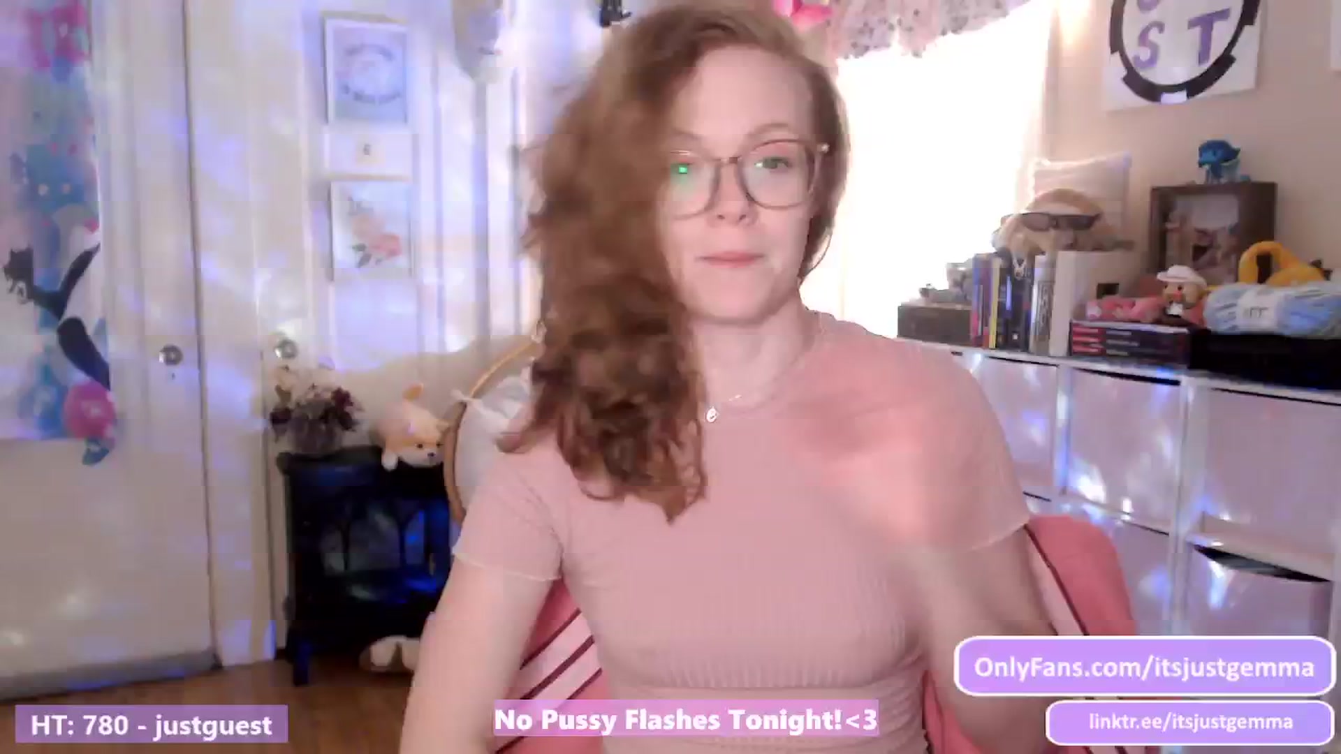 Gallery image thumbnail from JustGemma's myfreecams stream on, 06/25/2024, 02:02 image 6 of 20