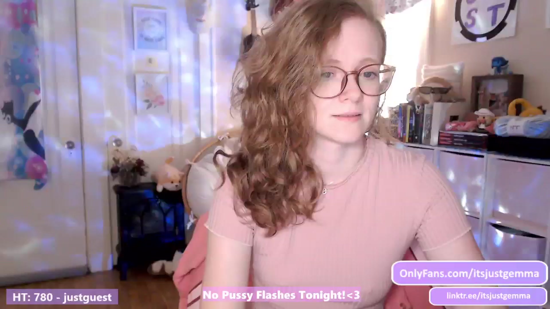 Gallery image thumbnail from JustGemma's myfreecams stream on, 06/25/2024, 02:02 image 8 of 20