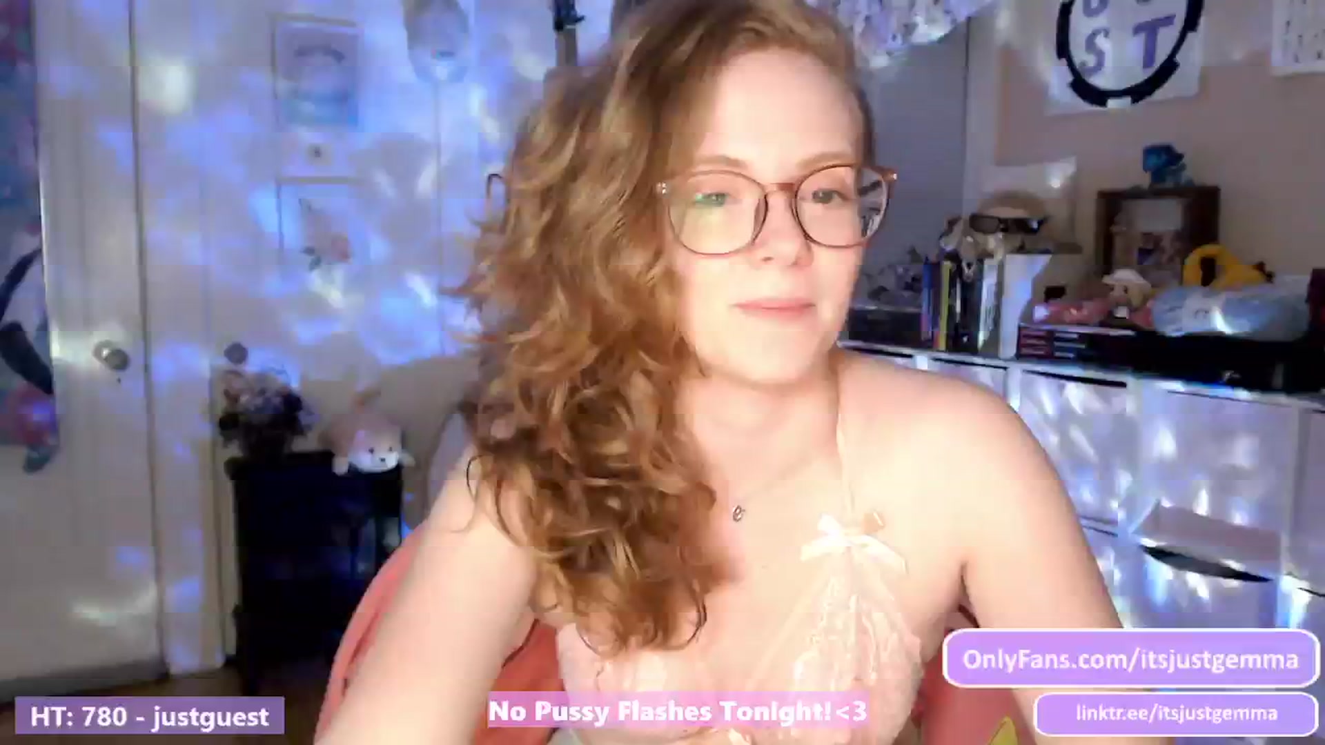 Gallery image thumbnail from JustGemma's myfreecams stream on, 06/26/2024, 02:03 image 18 of 20