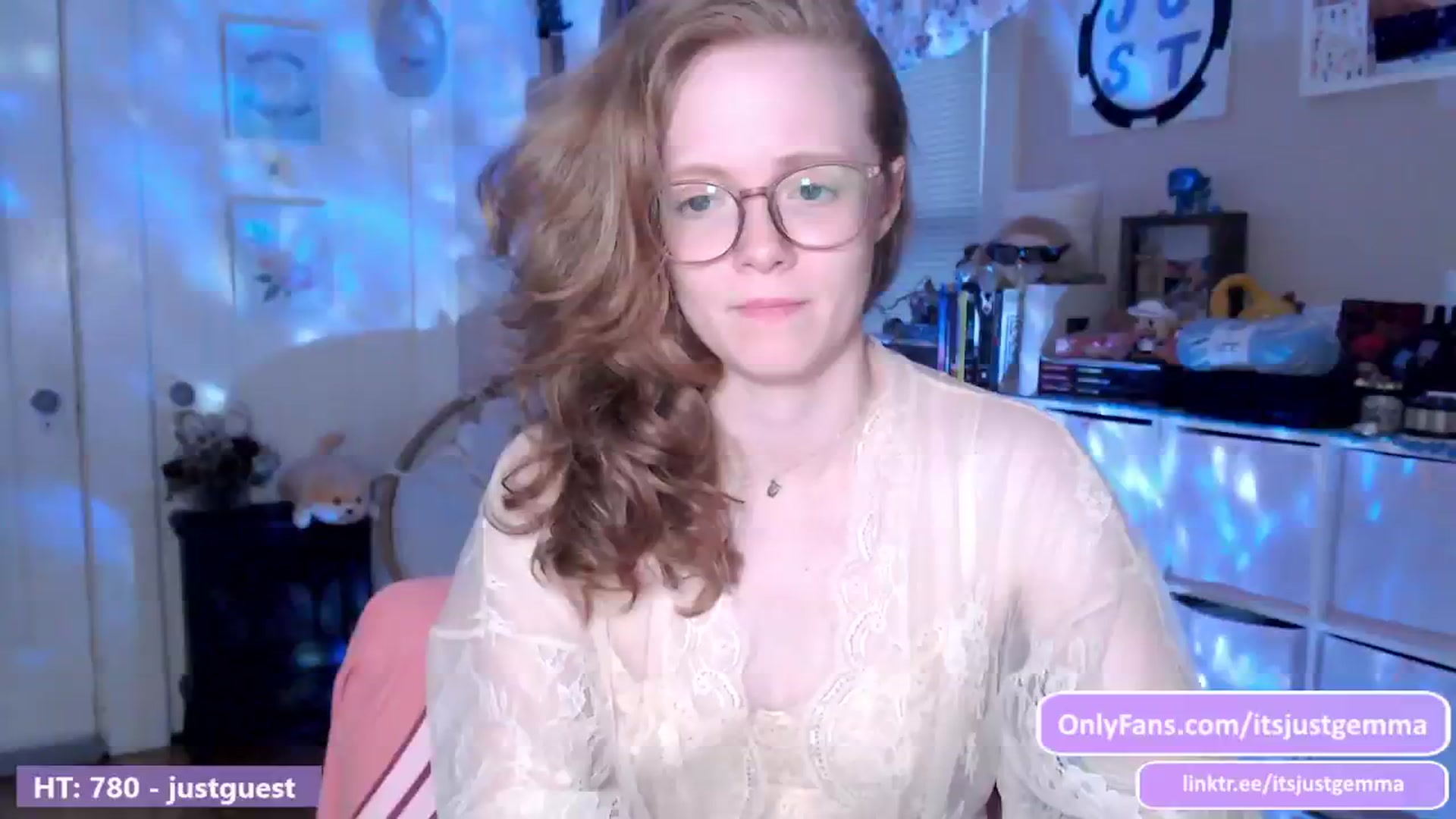 Gallery image thumbnail from JustGemma's myfreecams stream on, 06/30/2024, 02:01 image 6 of 20