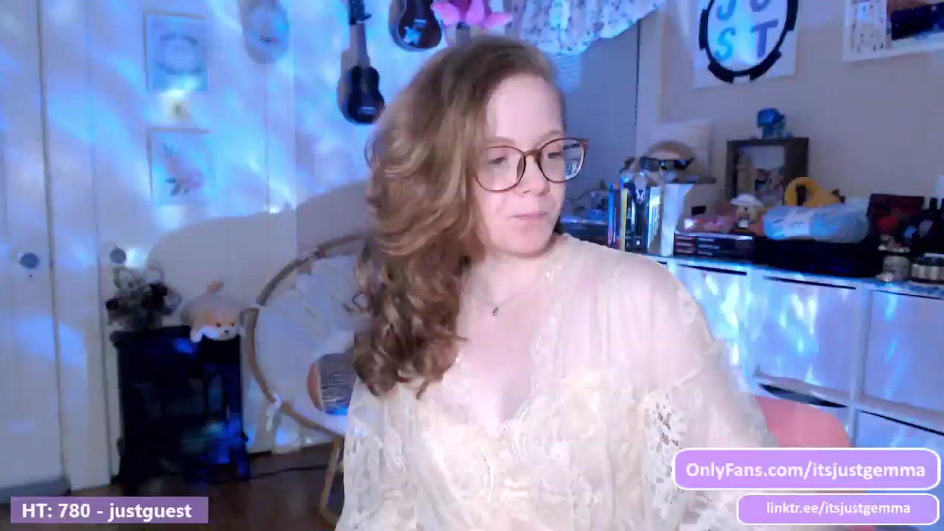 Gallery image thumbnail from JustGemma's myfreecams stream on, 06/30/2024, 02:01 image 18 of 20
