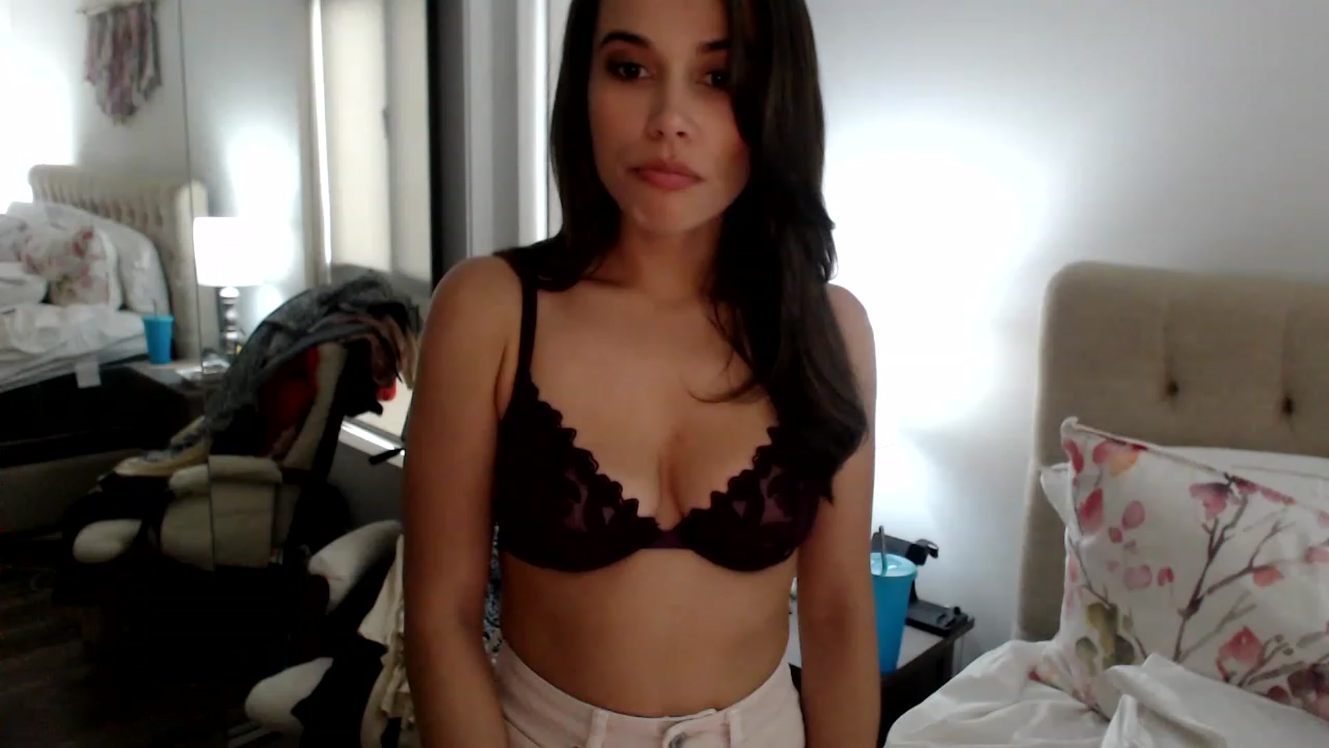 Gallery image thumbnail from JustJoslyn's myfreecams stream on, 12/01/2022, 20:33 image 20 of 20