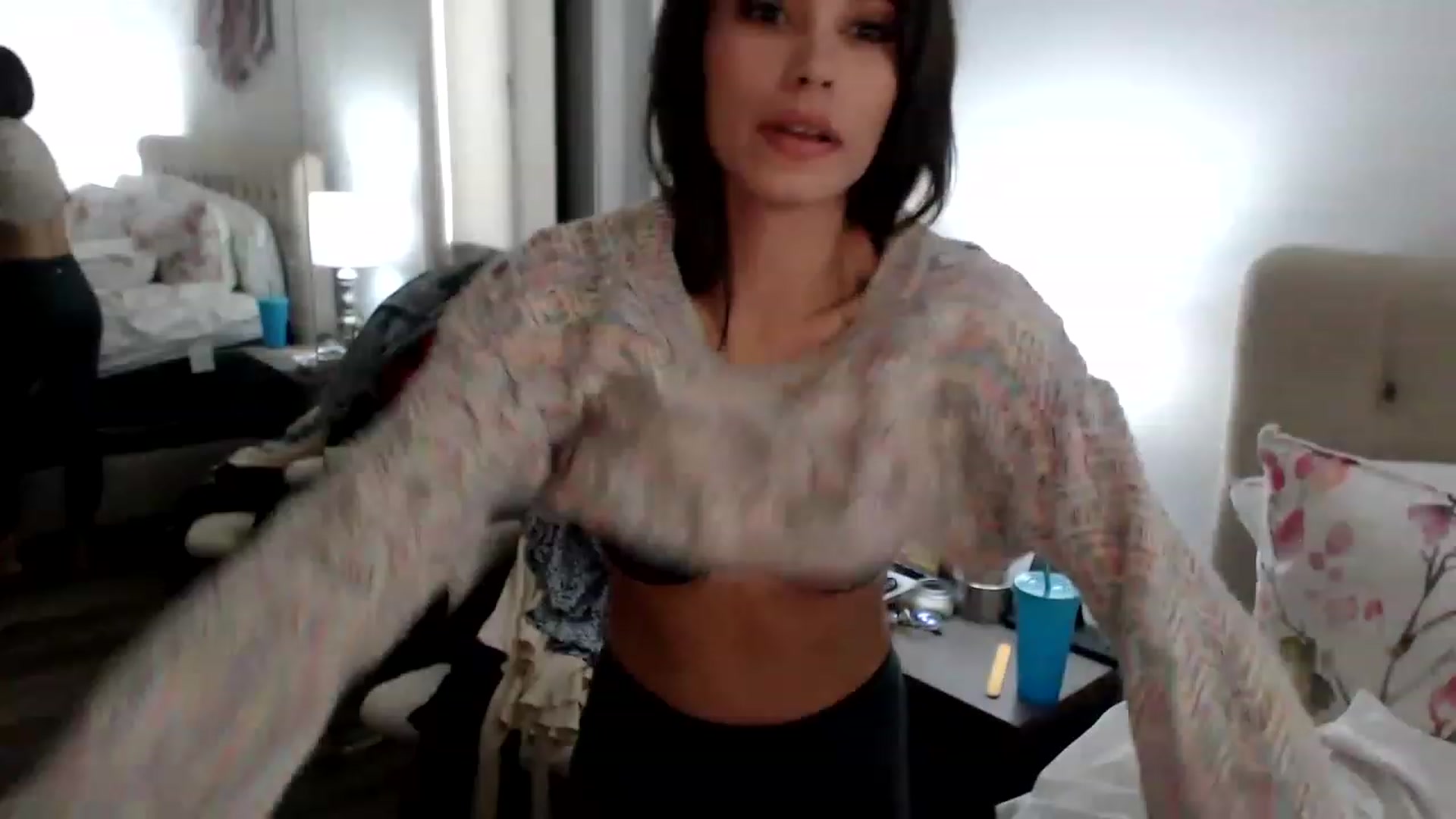 Gallery image thumbnail from JustJoslyn's myfreecams stream on, 12/01/2022, 20:33 image 5 of 20