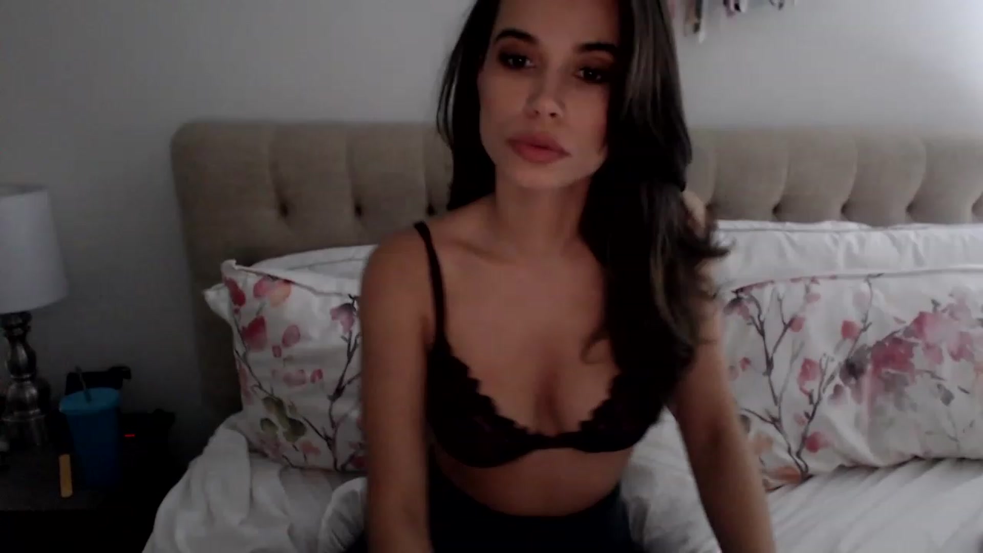 Gallery image thumbnail from JustJoslyn's myfreecams stream on, 12/01/2022, 20:33 image 2 of 20