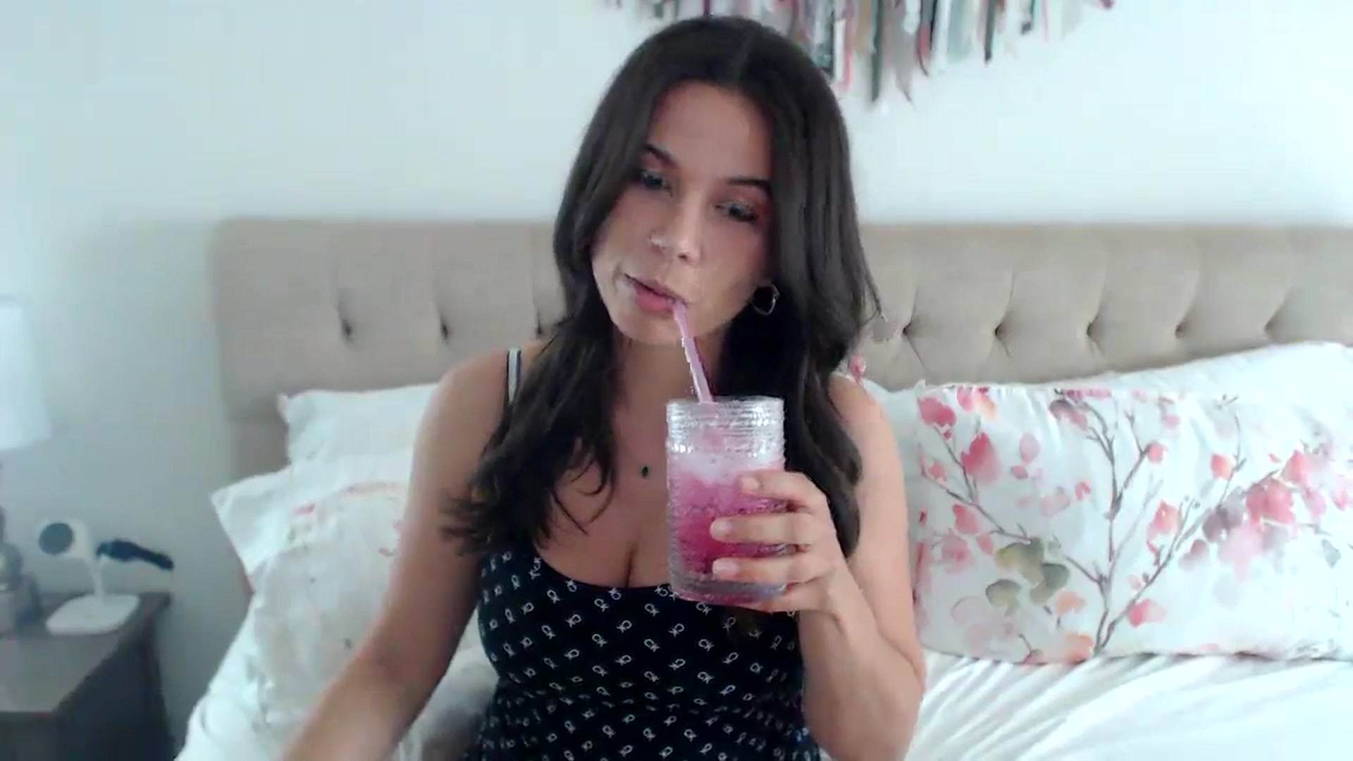 Gallery image thumbnail from JustJoslyn's myfreecams stream on, 09/27/2023, 18:07 image 18 of 20